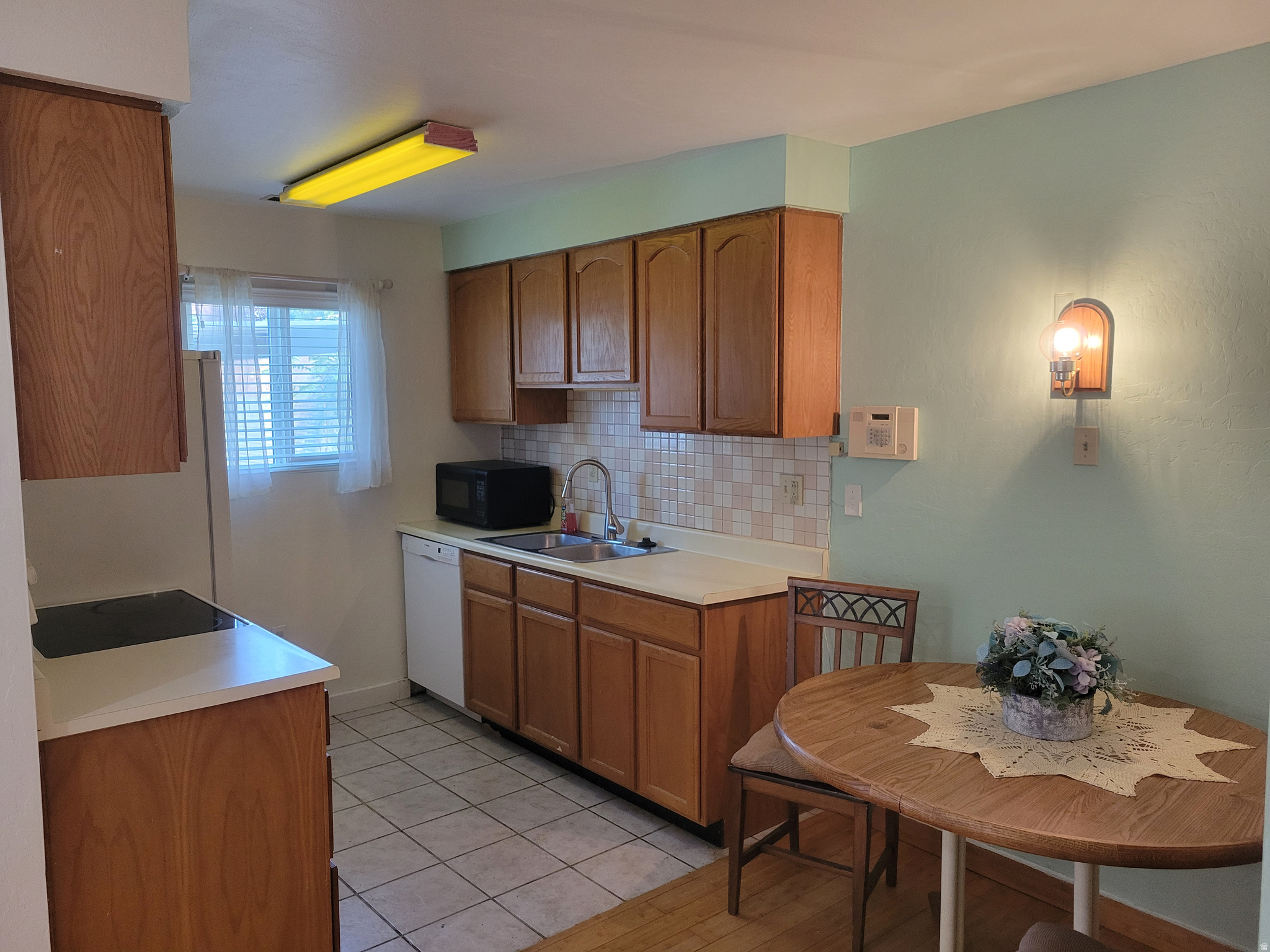 MOUNTAIN VIEW CONDOMINIUMS - Residential