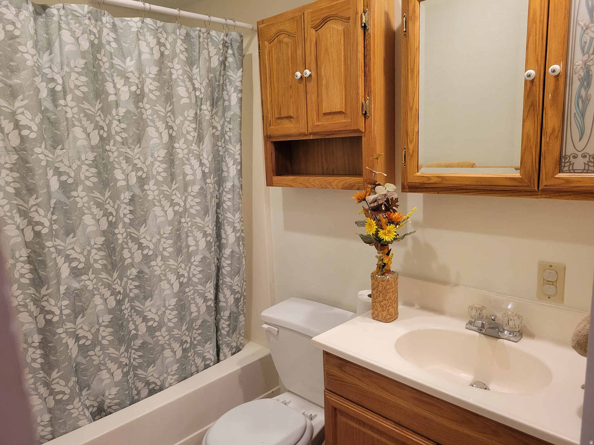 MOUNTAIN VIEW CONDOMINIUMS - Residential