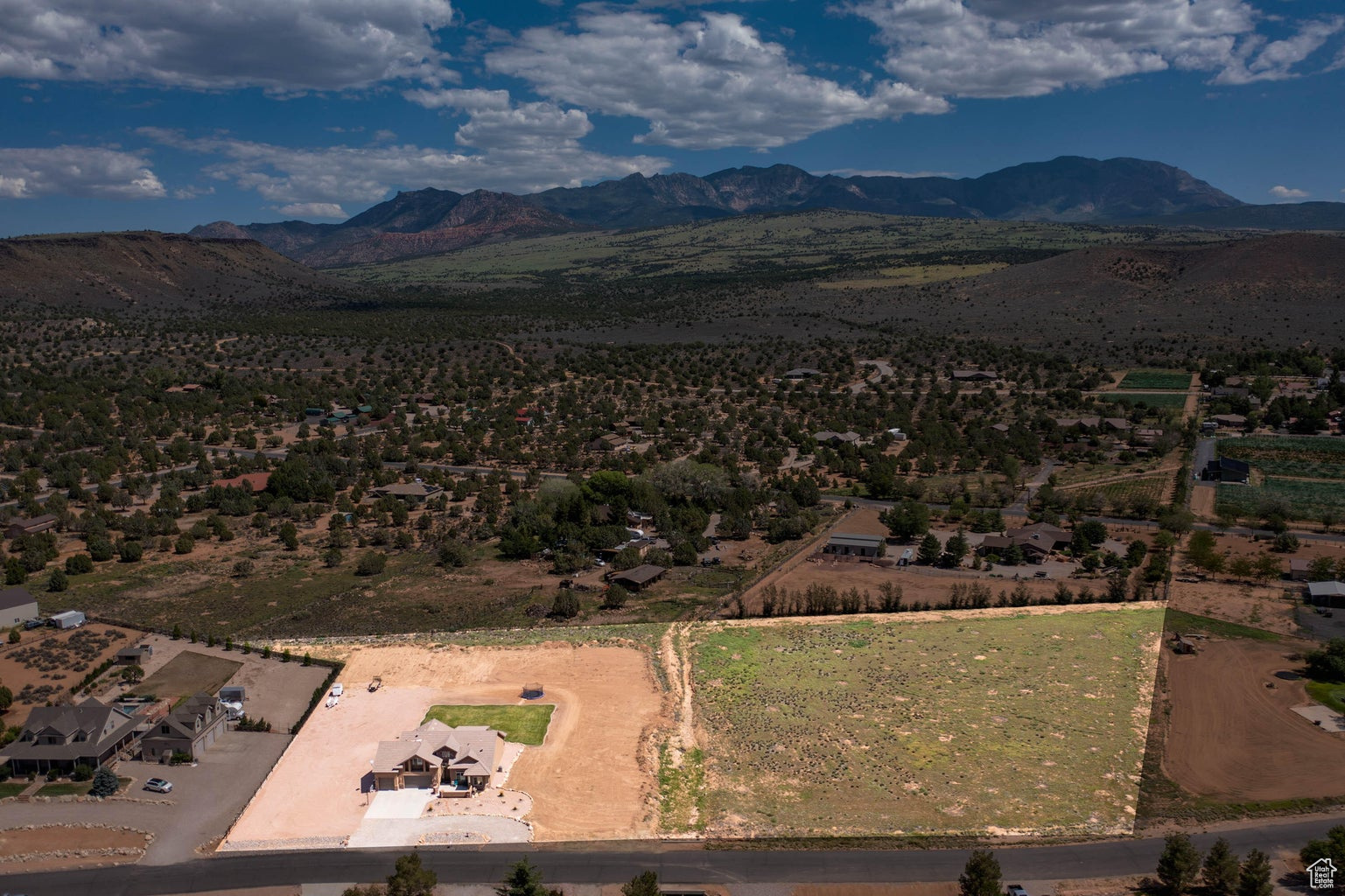 1398 N Canyon Trails Dr, Dammeron Valley, Utah image 2