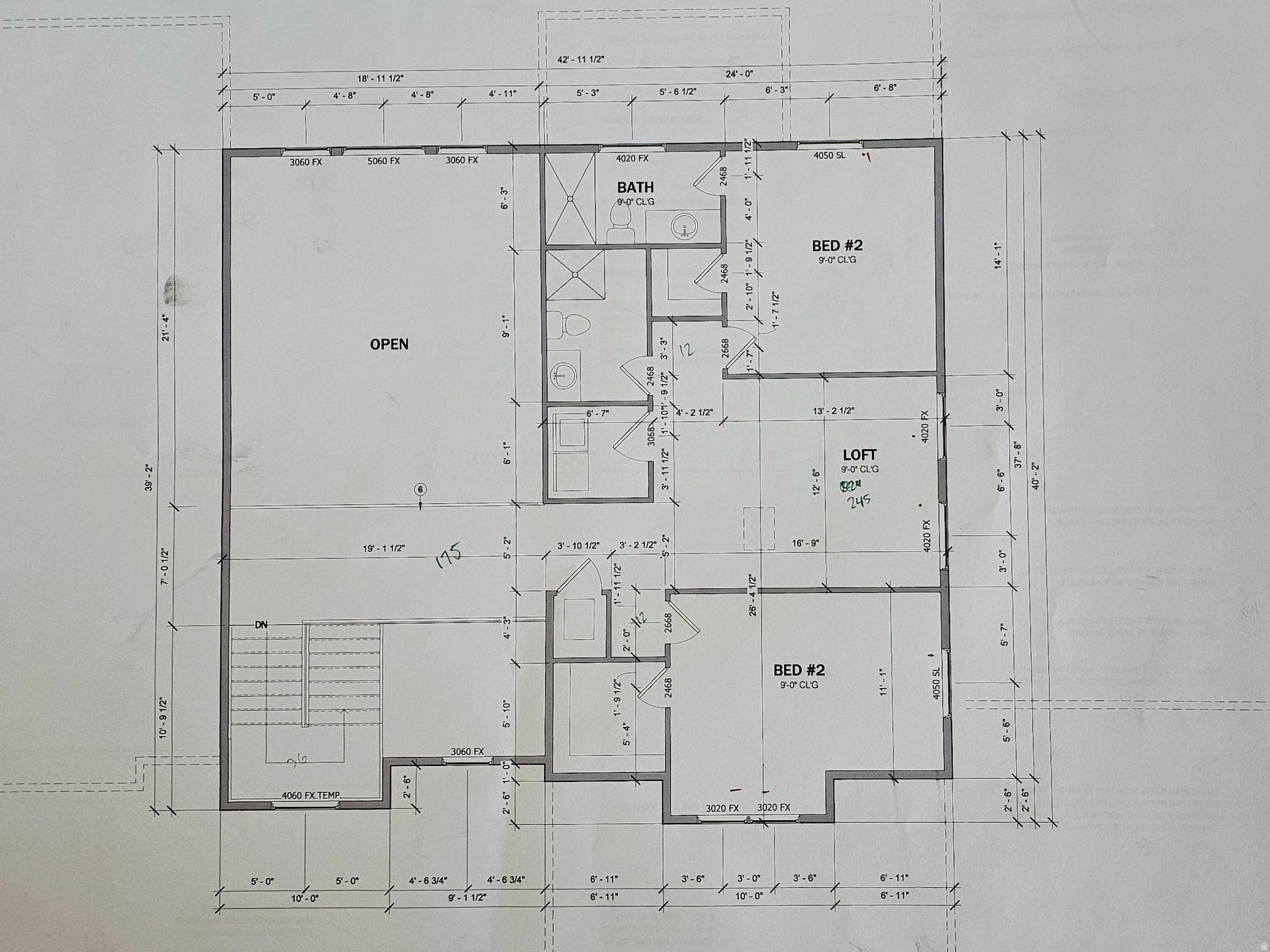 Main image without alt text