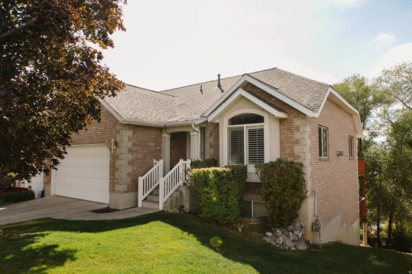 104 S RIDGEVIEW DR, OREM, UT 84058 - Image 64a77b97d8d8edf659007fcd2cdaa42a/1243891484