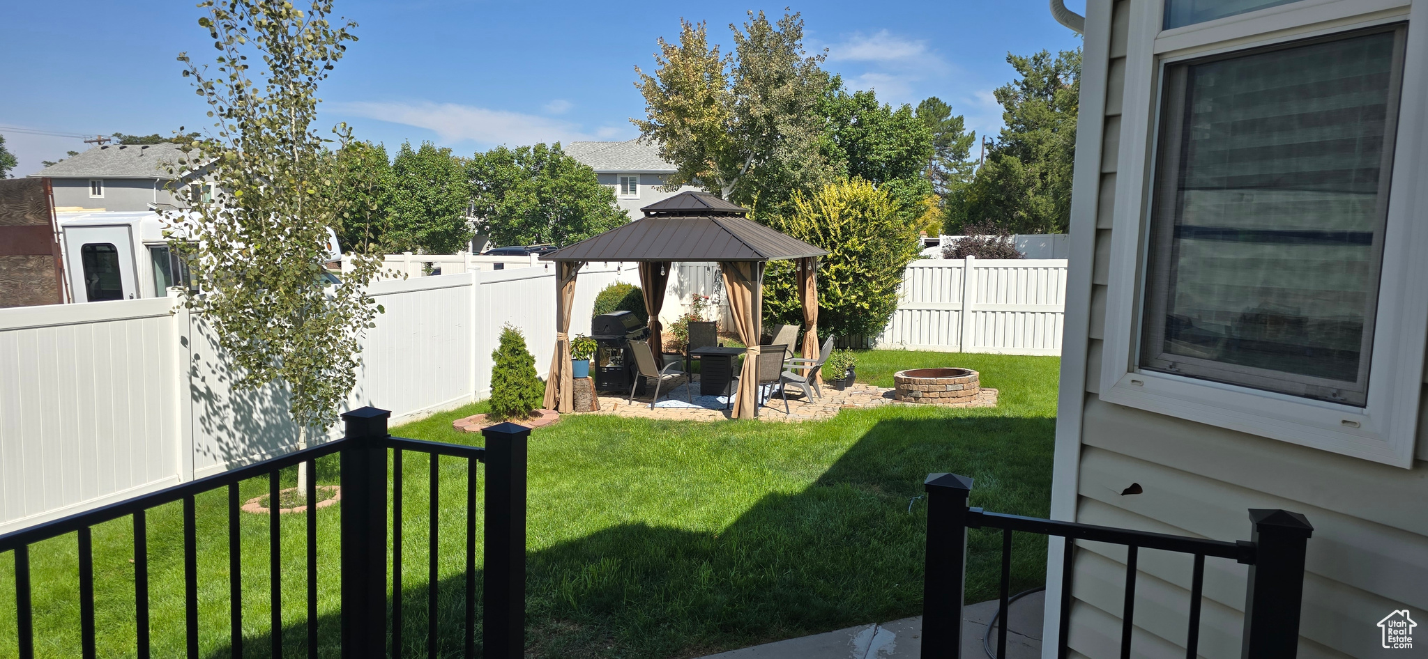 FALCON MEADOWS - Residential