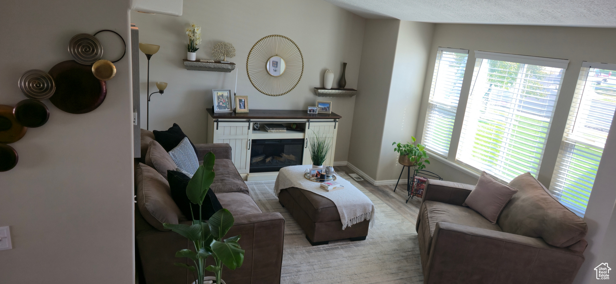 FALCON MEADOWS - Residential