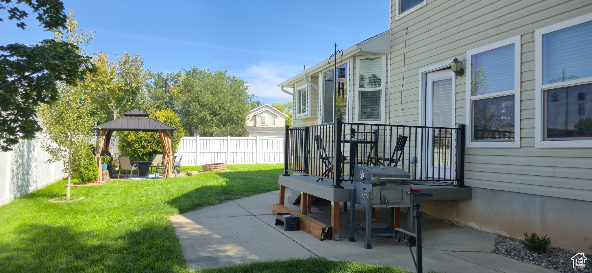 FALCON MEADOWS - Residential