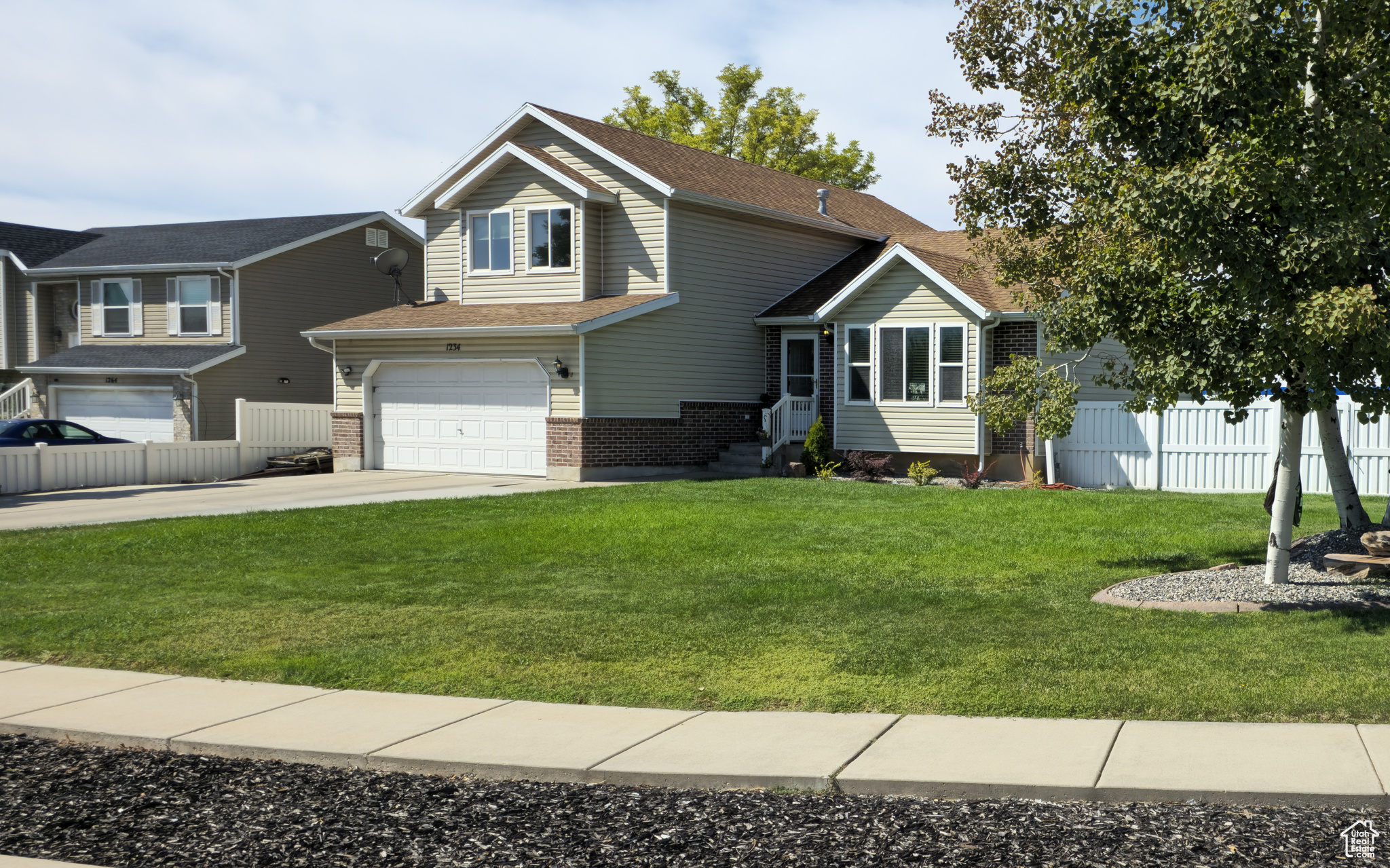 FALCON MEADOWS - Residential