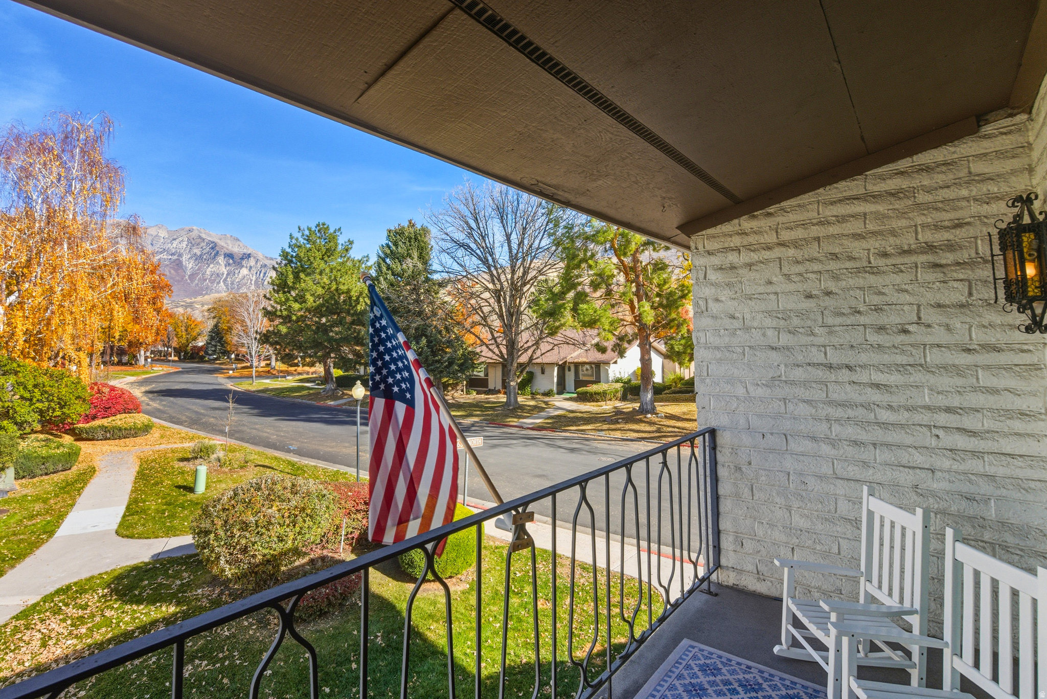 THREE FOUNTAINS - Residential