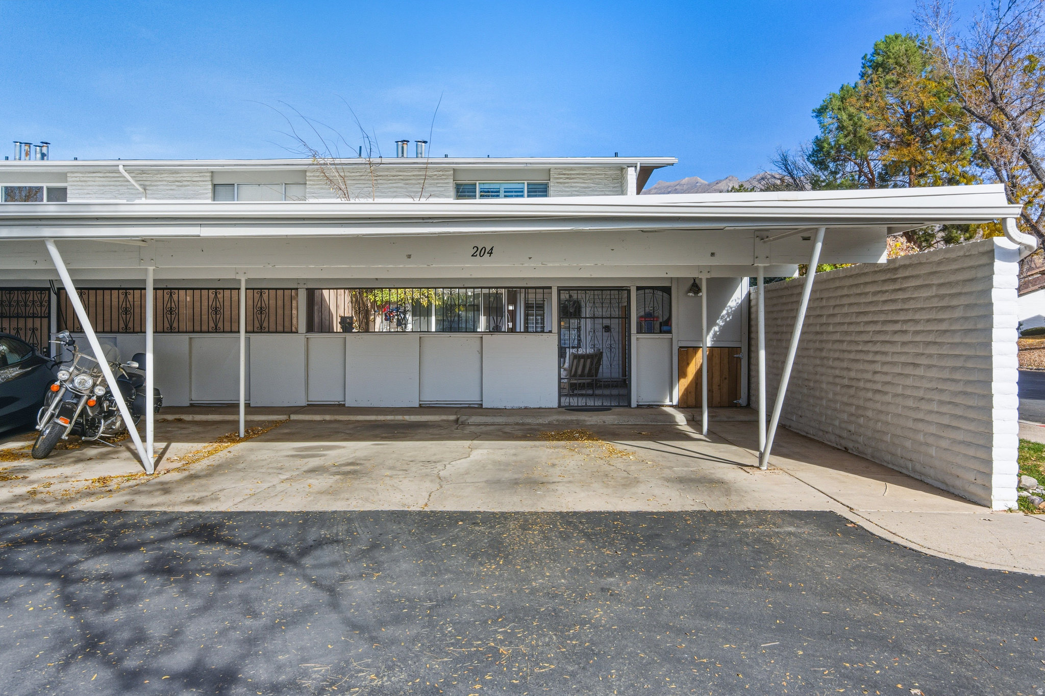 THREE FOUNTAINS - Residential