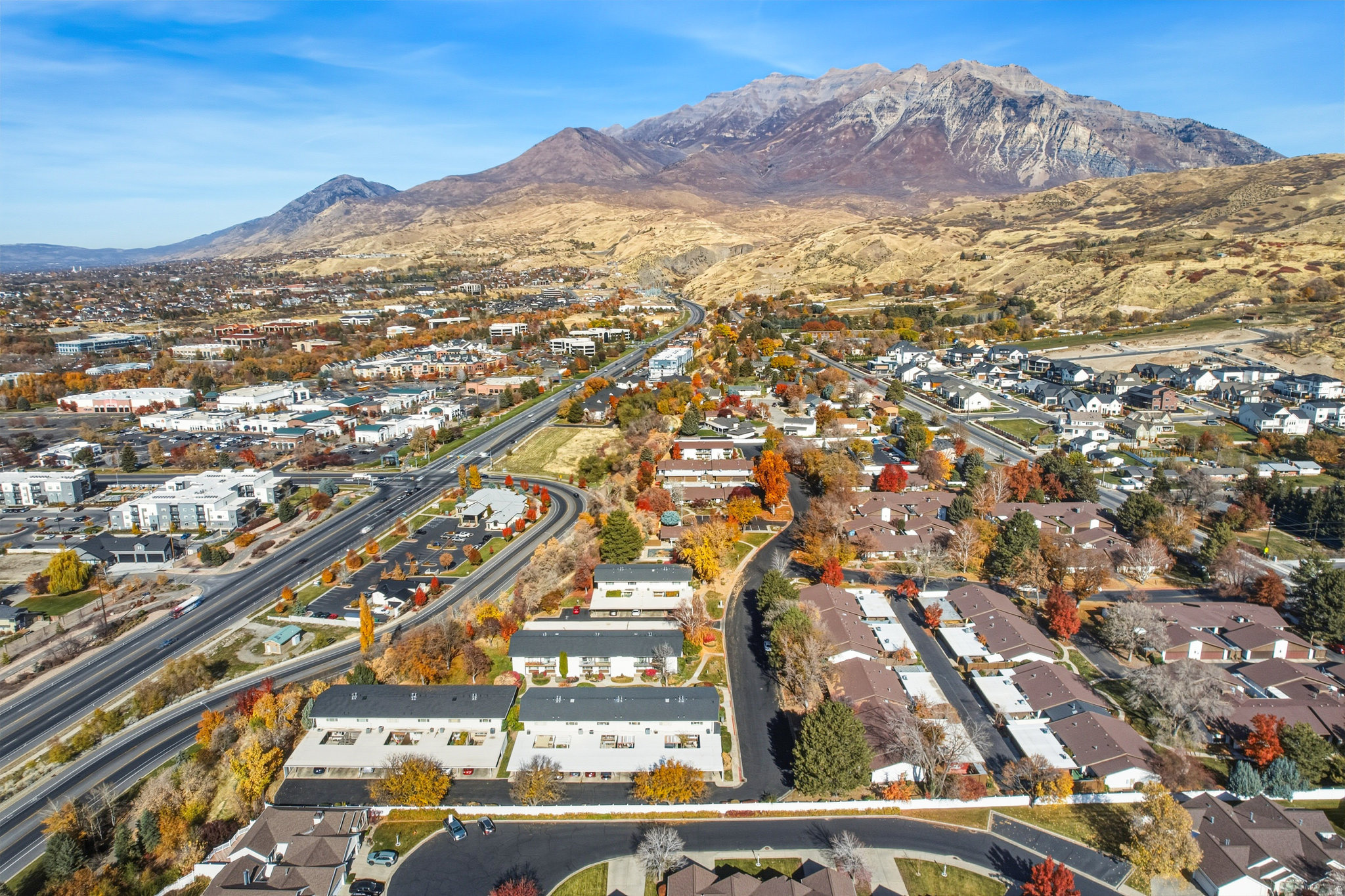 THREE FOUNTAINS - Residential