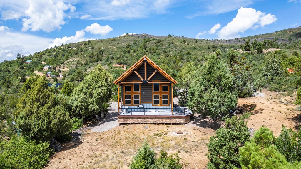 Photo of 2450 E OAK TREE DR #1, Virgin, UT 84779 (MLS # 2184287)