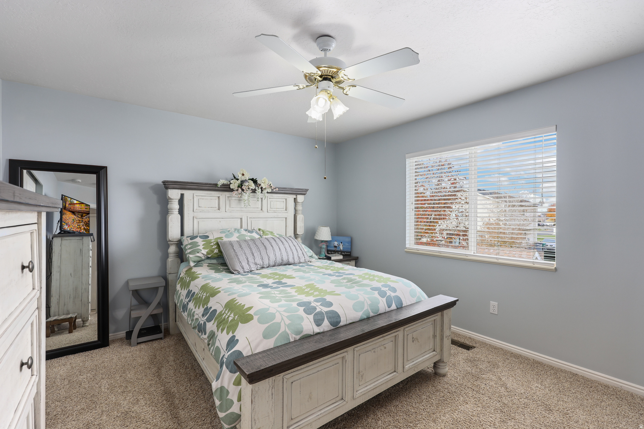 WOODMERE ESTATES - Residential