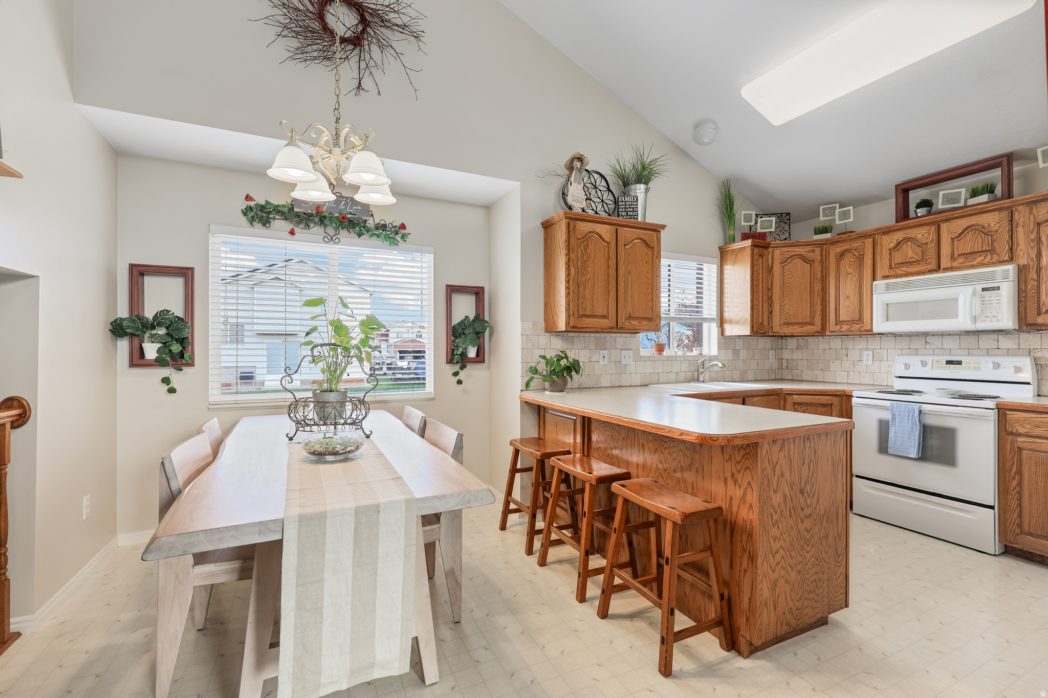 WOODMERE ESTATES - Residential