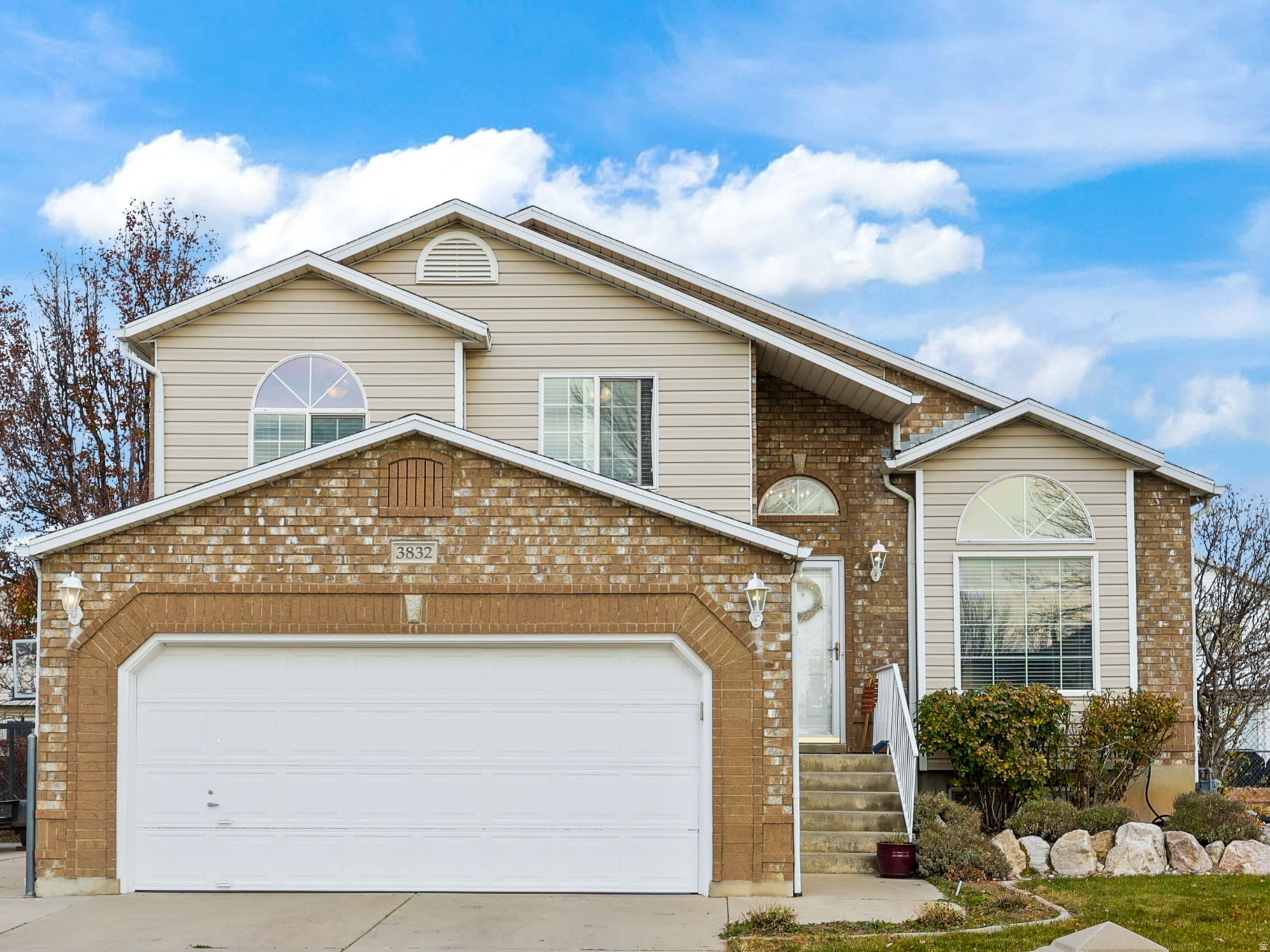 WOODMERE ESTATES - Residential