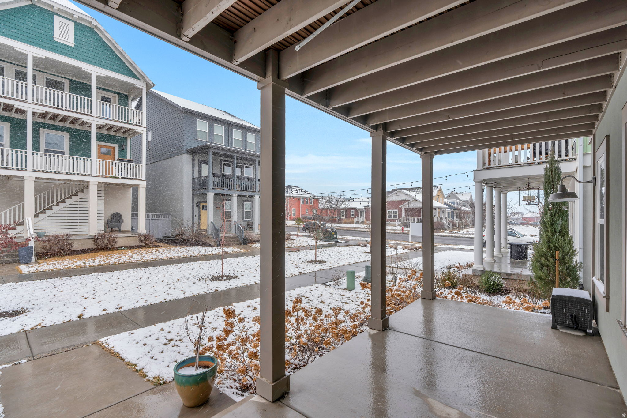 DAYBREAK - Residential