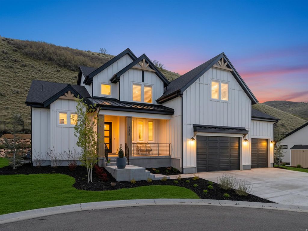 Photo of 4839 W STEP ROCK LN, Herriman, UT 84096 (MLS # 2151072)