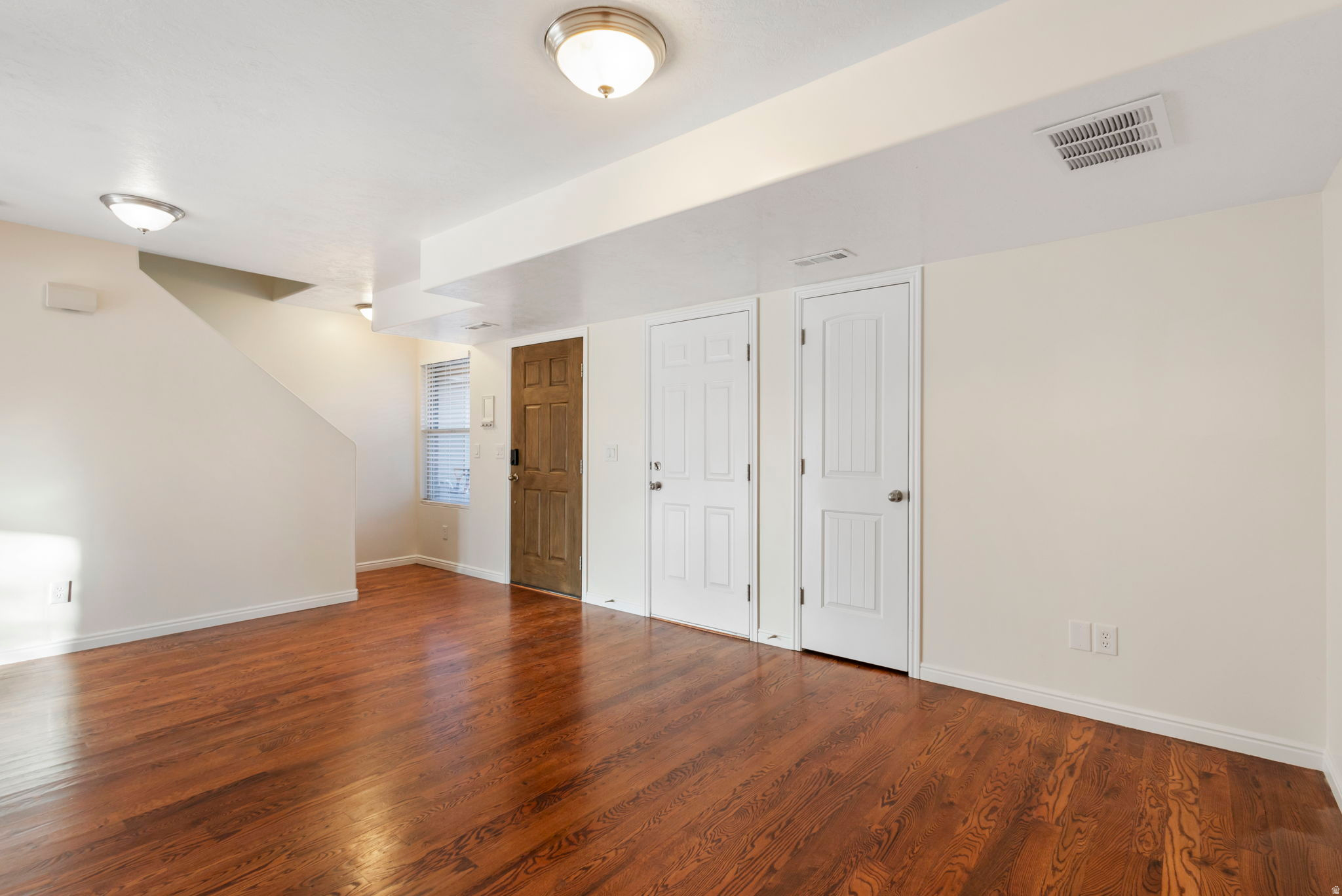 NEW TOWNE SQUARE - Residential