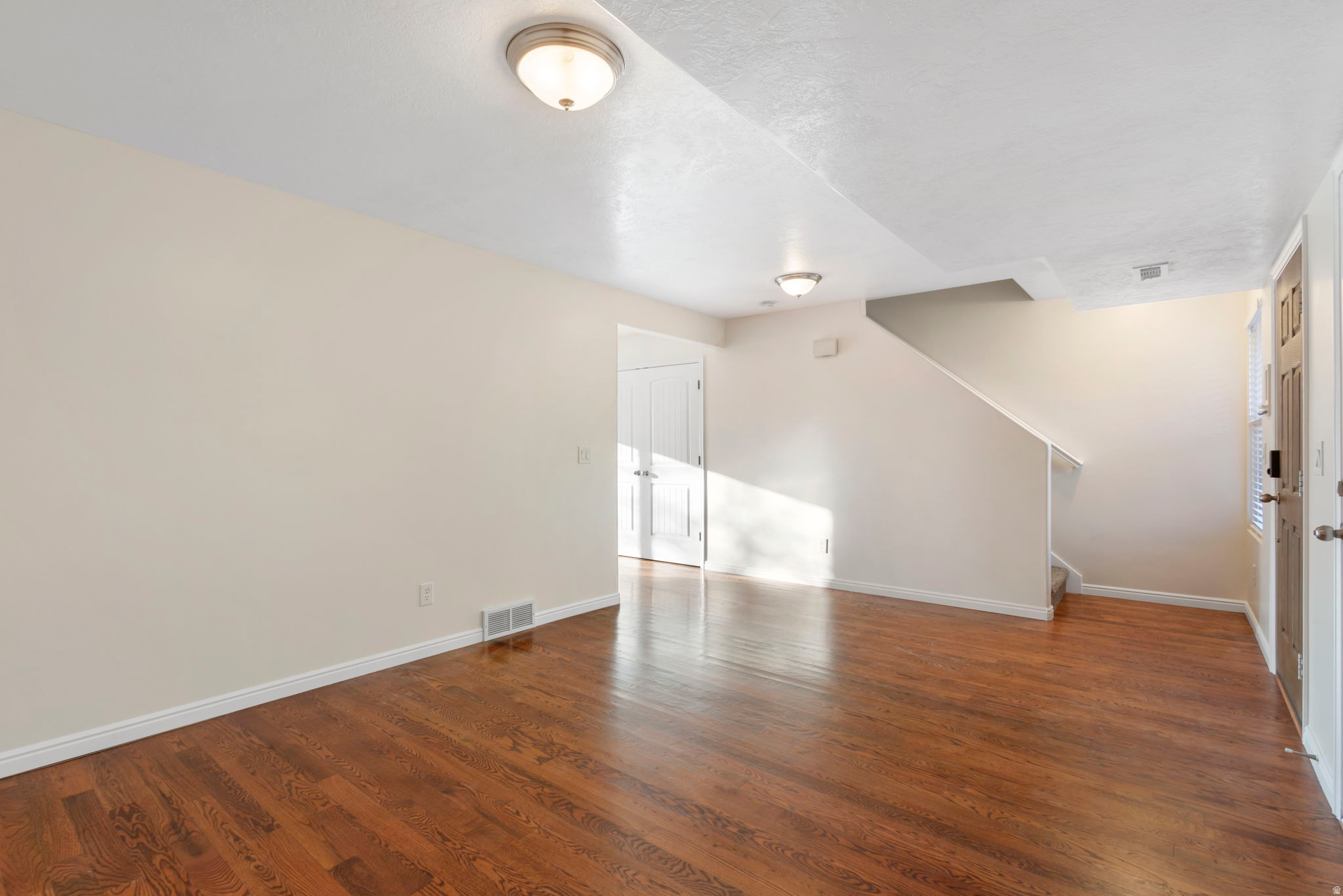 NEW TOWNE SQUARE - Residential