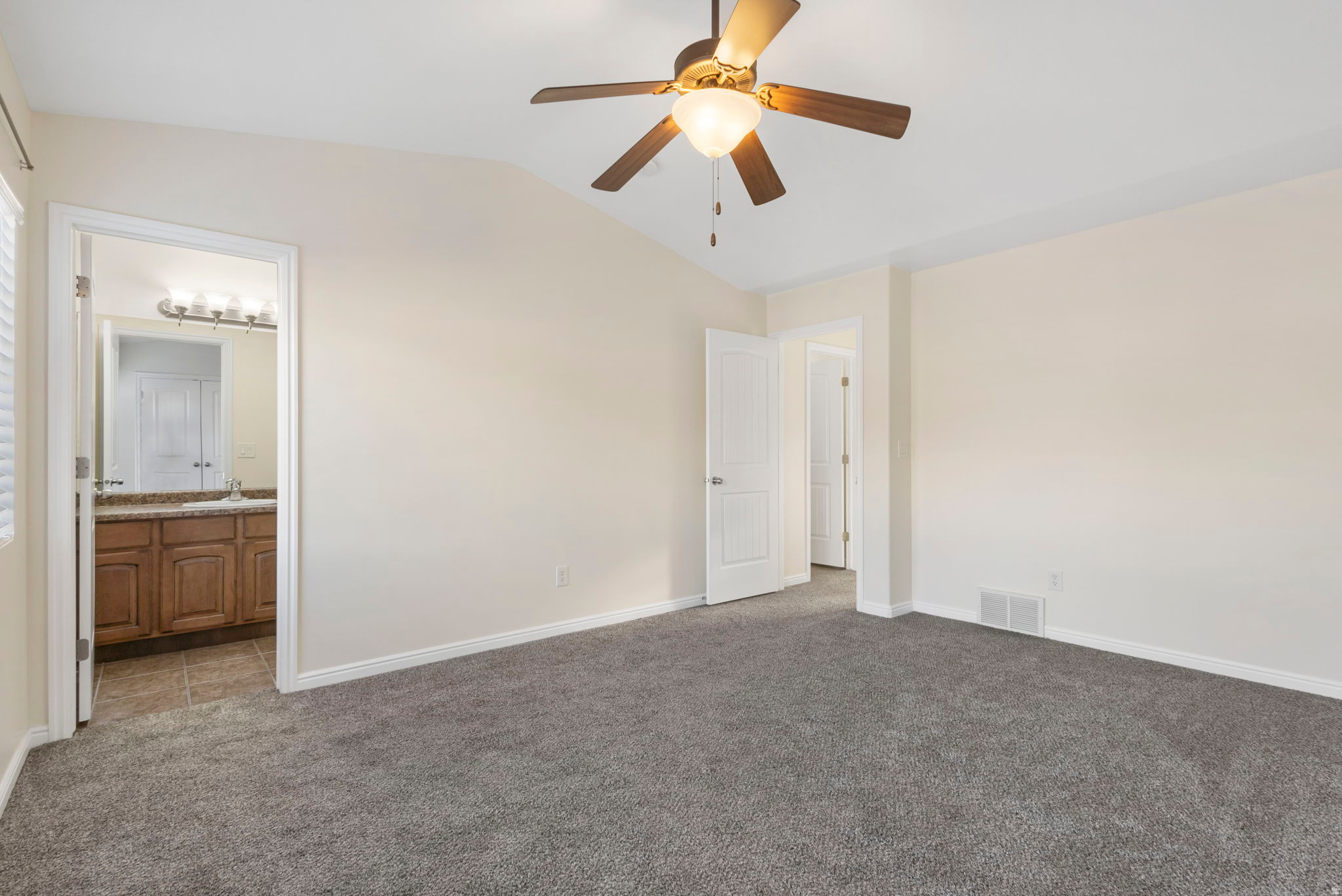 NEW TOWNE SQUARE - Residential