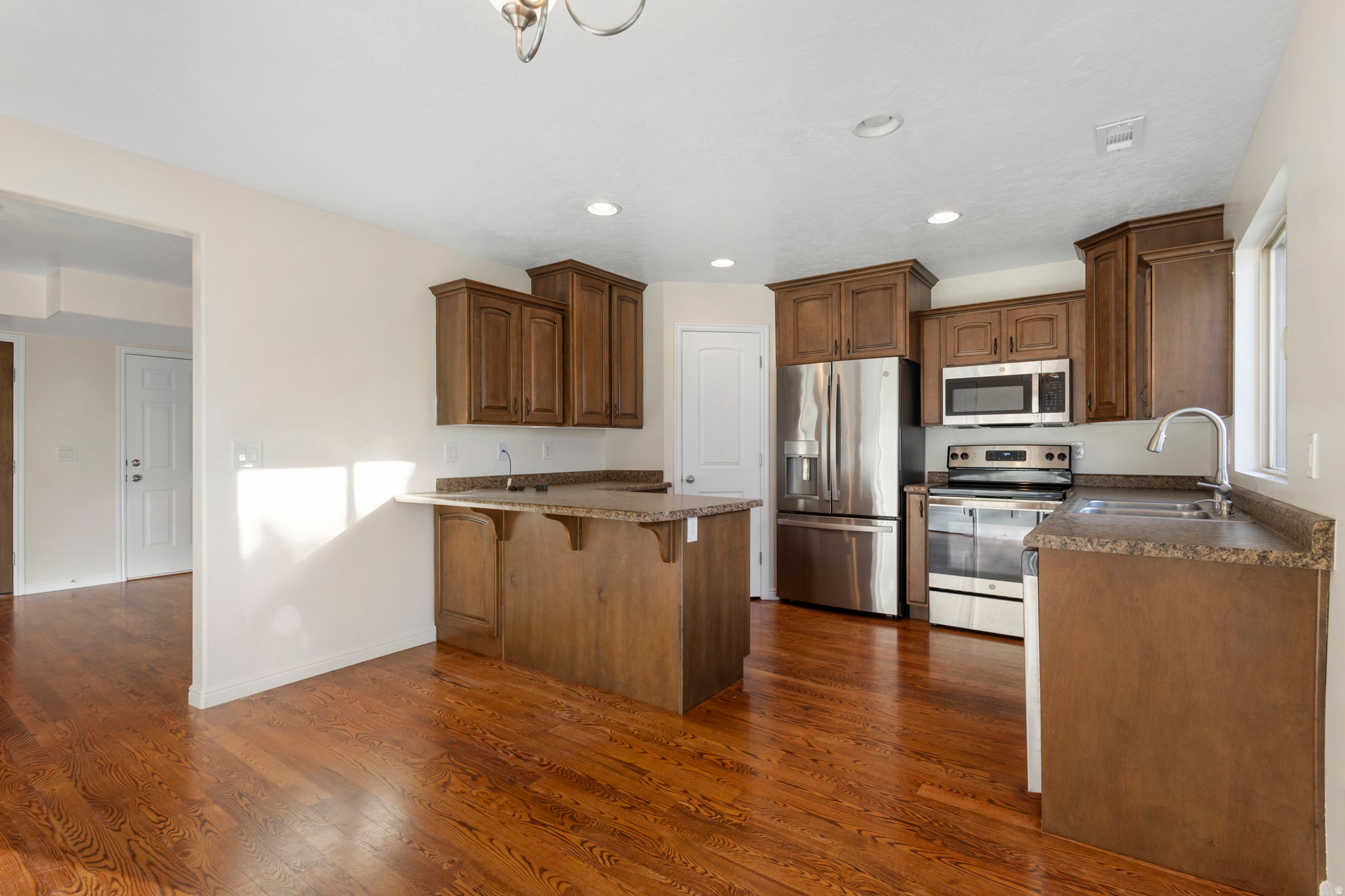 NEW TOWNE SQUARE - Residential