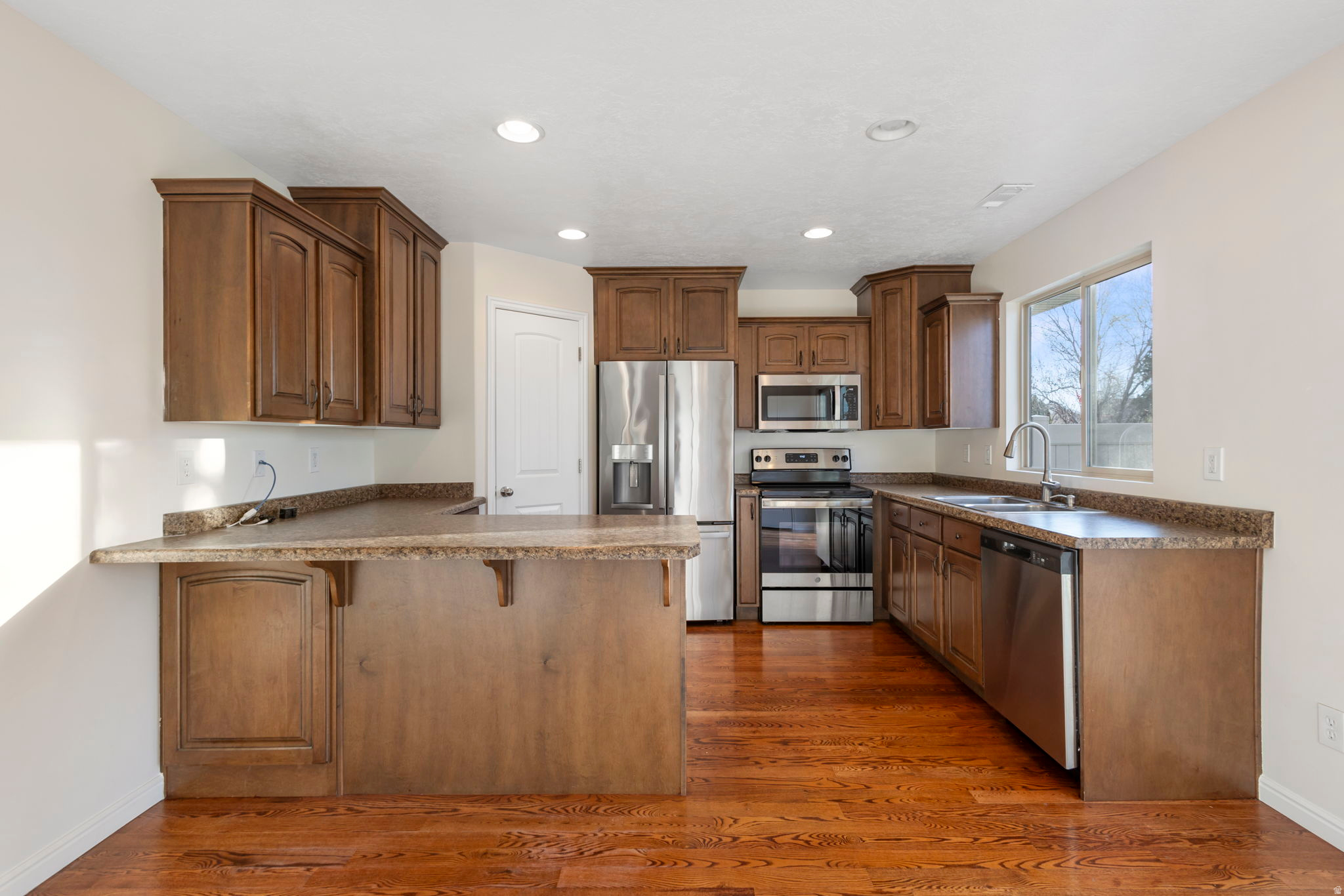 NEW TOWNE SQUARE - Residential