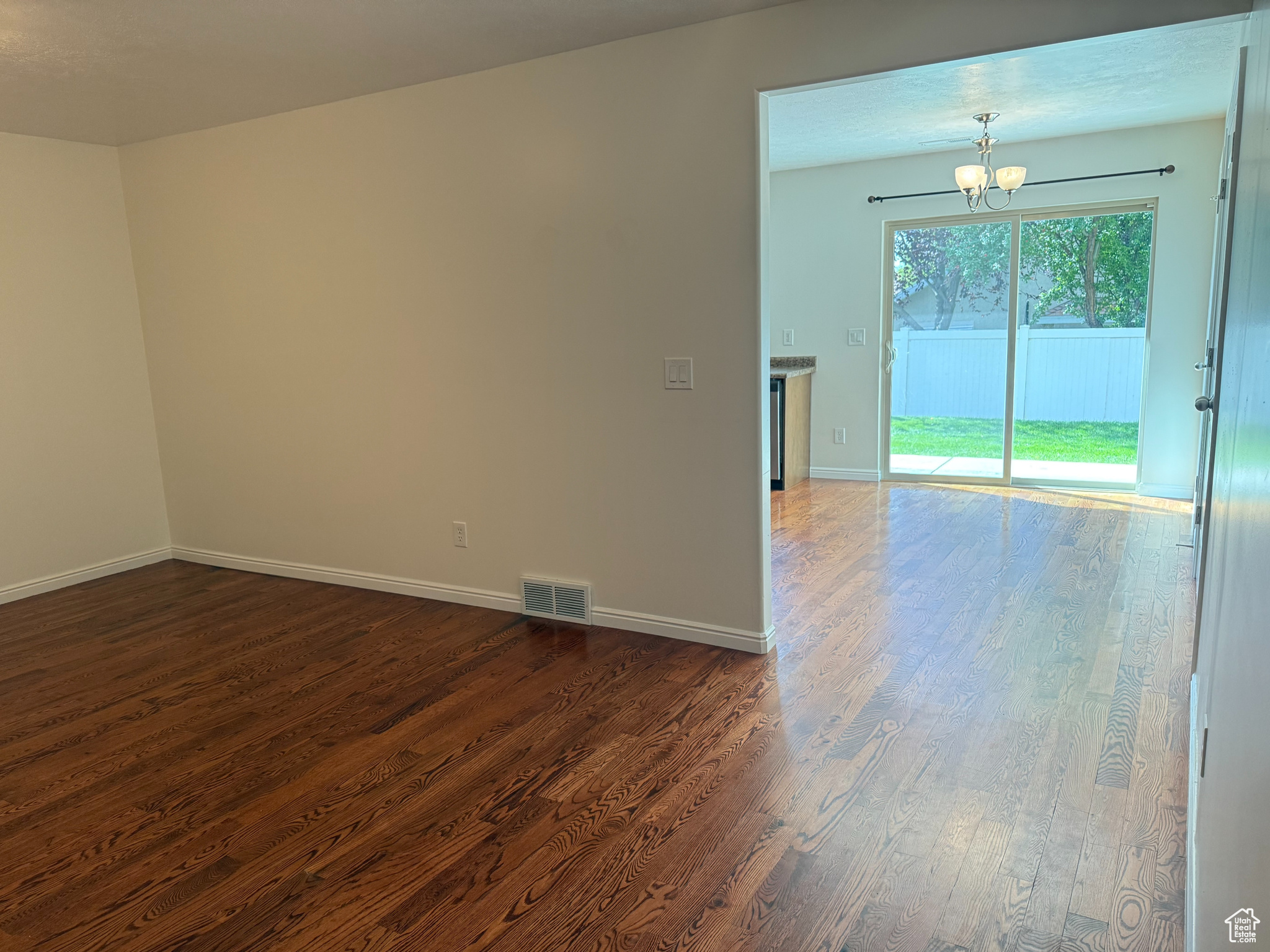 NEW TOWNE SQUARE - Residential