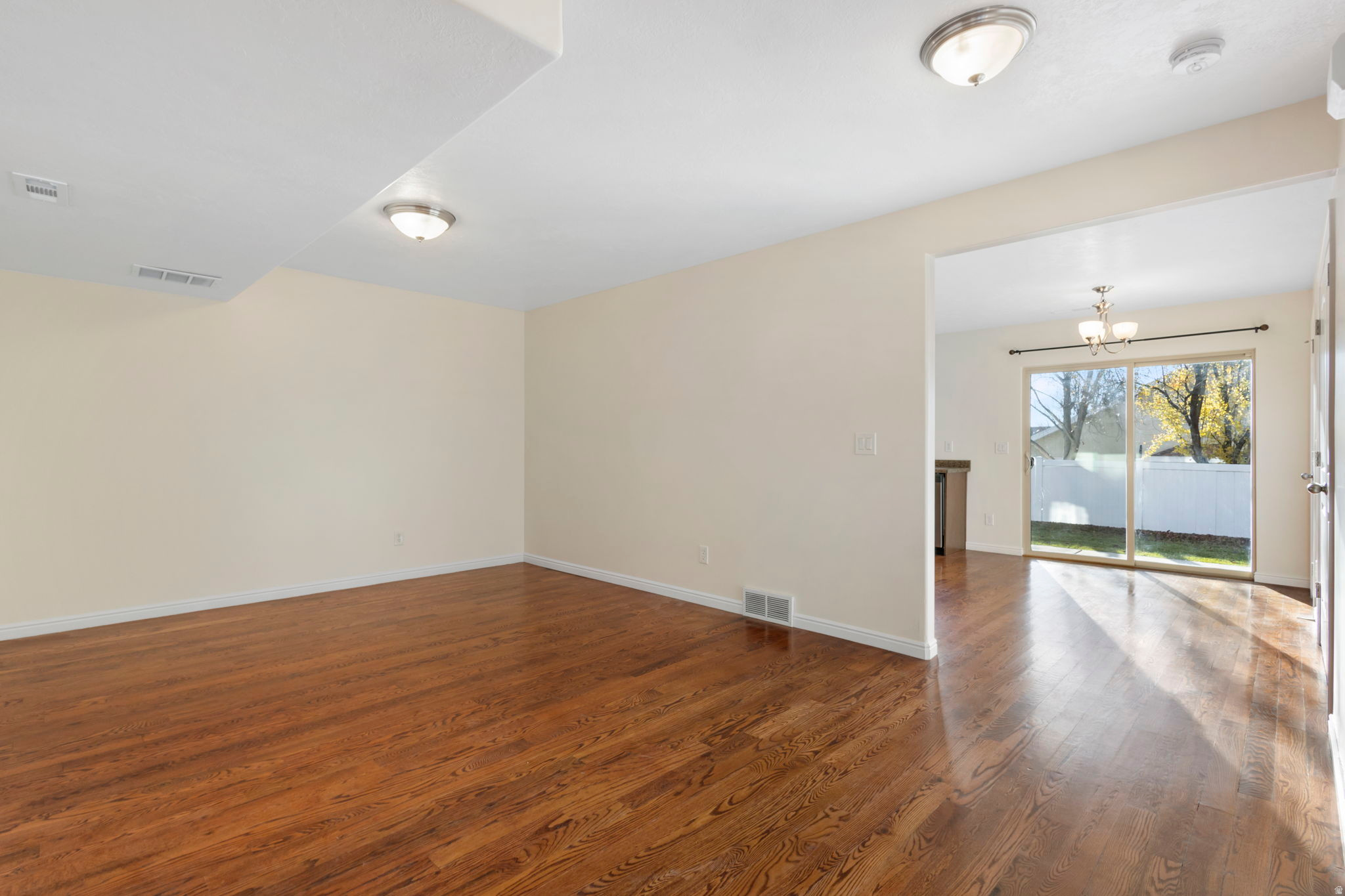 NEW TOWNE SQUARE - Residential