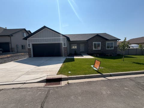 Photo of 1186 VISTA RIDGE DR, Santaquin, UT 84655 (MLS # 2120077)