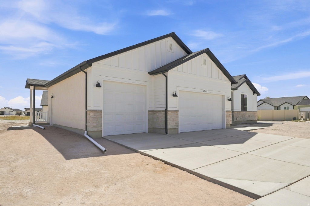 Photo of 2266 E MORNING GLORY WAY #437, Eagle Mountain, UT 84005 (MLS # 2183762)