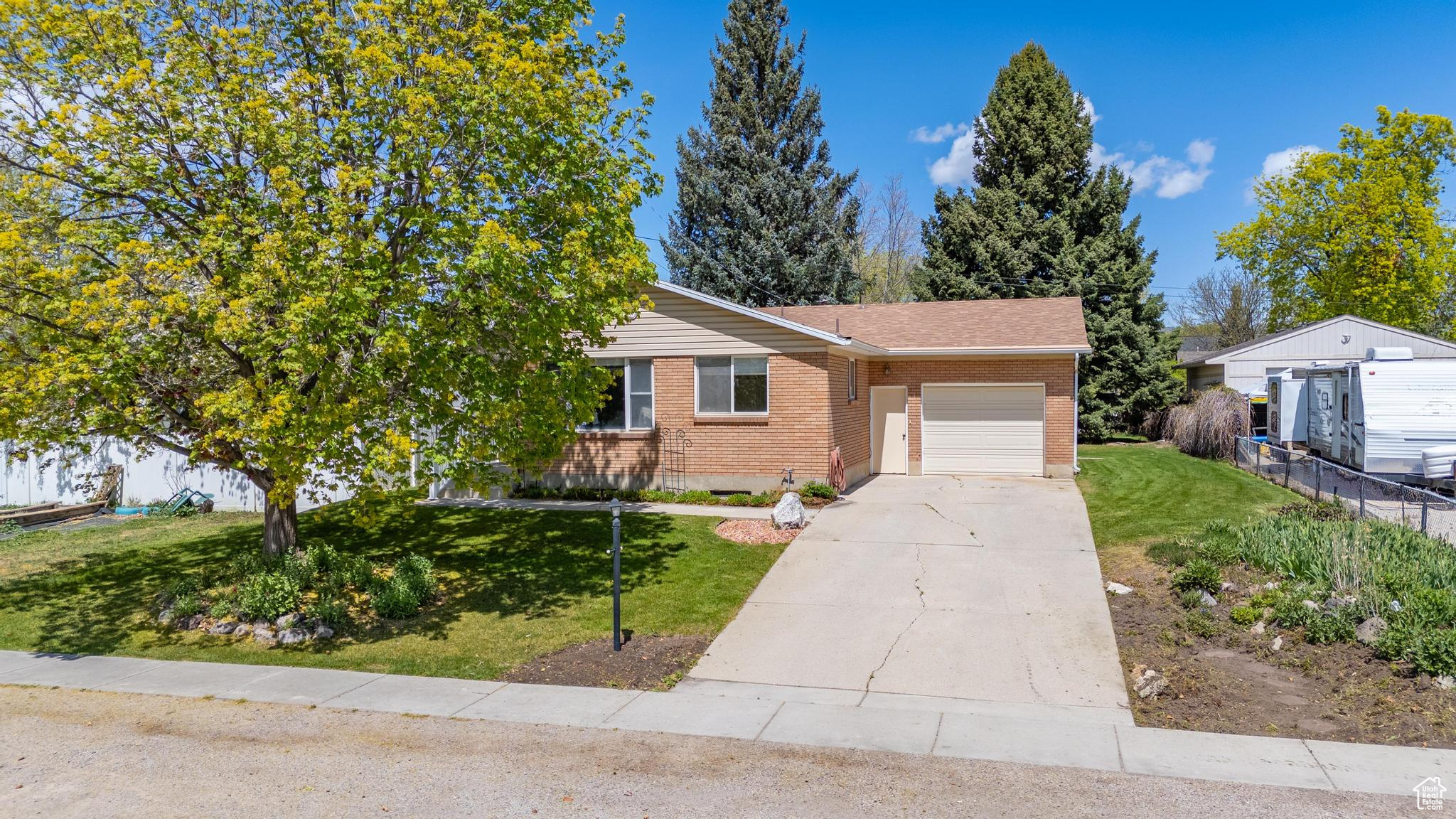 Lehi, Utah 84043, United States, 3 Bedrooms Bedrooms, ,1 BathroomBathrooms,Residential,Pending,118015