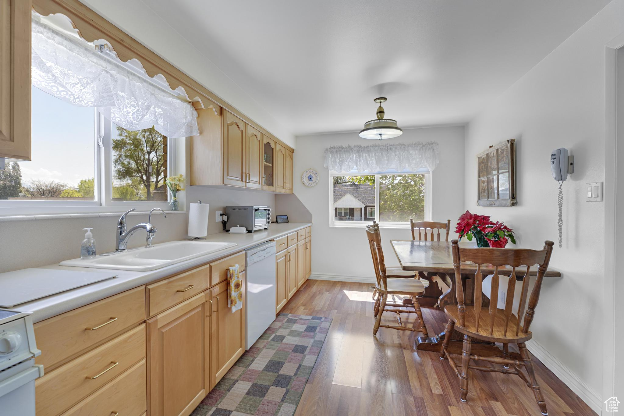 Lehi, Utah 84043, United States, 3 Bedrooms Bedrooms, ,1 BathroomBathrooms,Residential,Pending,118015