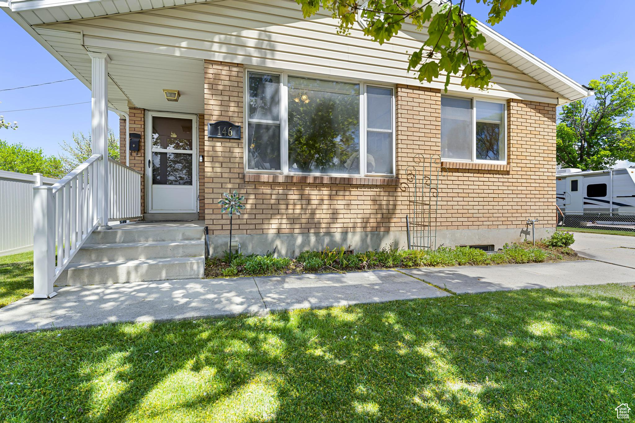 Lehi, Utah 84043, United States, 3 Bedrooms Bedrooms, ,1 BathroomBathrooms,Residential,Pending,118015