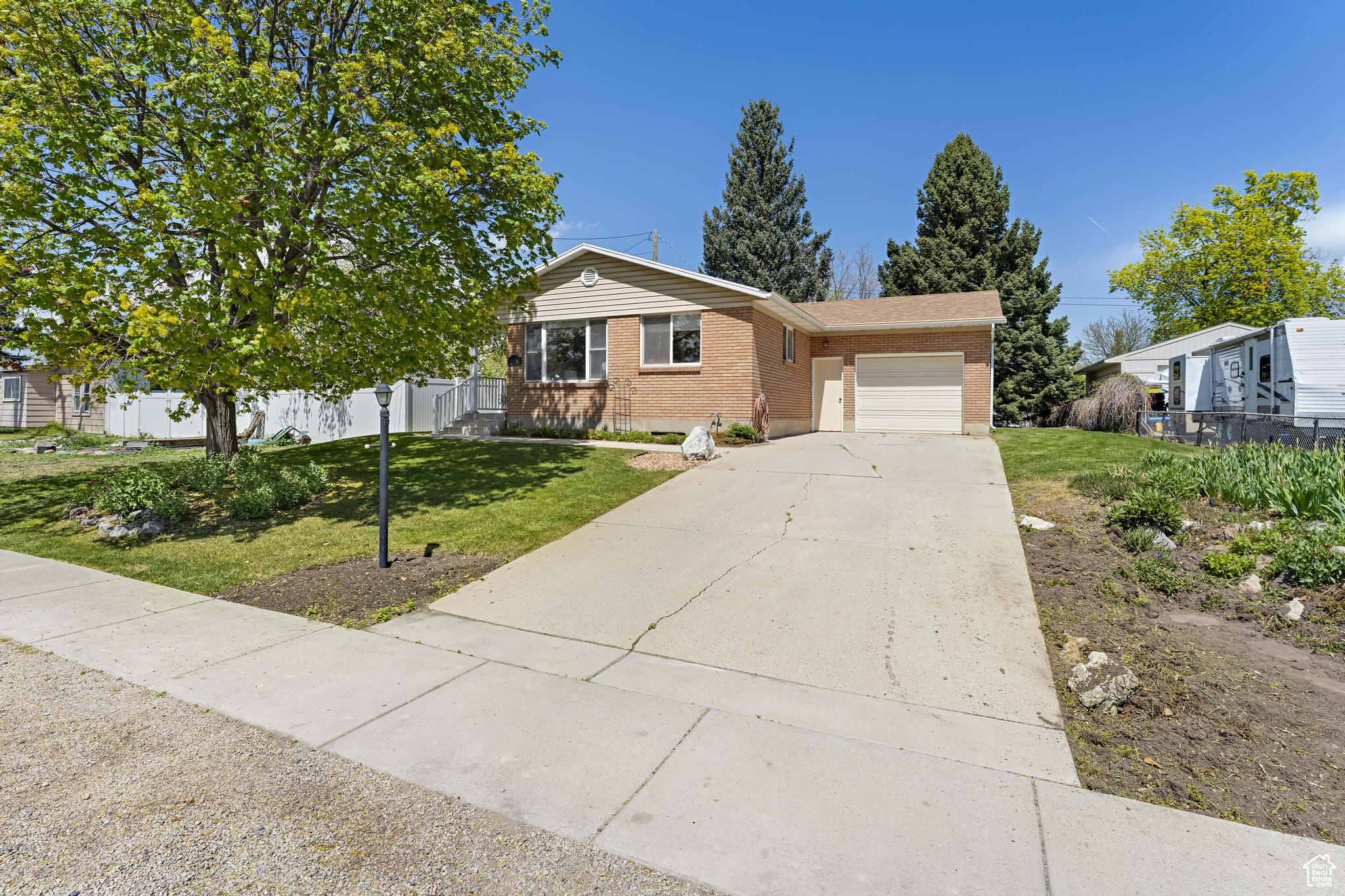 Lehi, Utah 84043, United States, 3 Bedrooms Bedrooms, ,1 BathroomBathrooms,Residential,Pending,118015