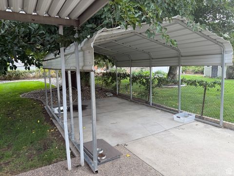 Tiny photo for 925 S 150 E, Orem, UT 84058 (MLS # 2117323)