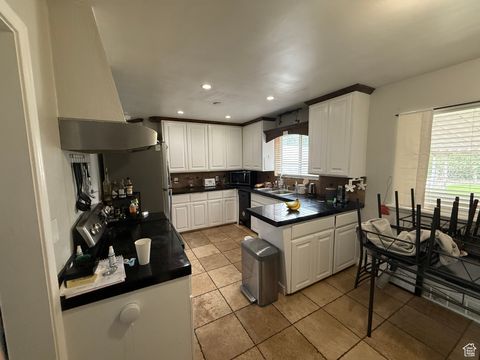 Tiny photo for 925 S 150 E, Orem, UT 84058 (MLS # 2117323)