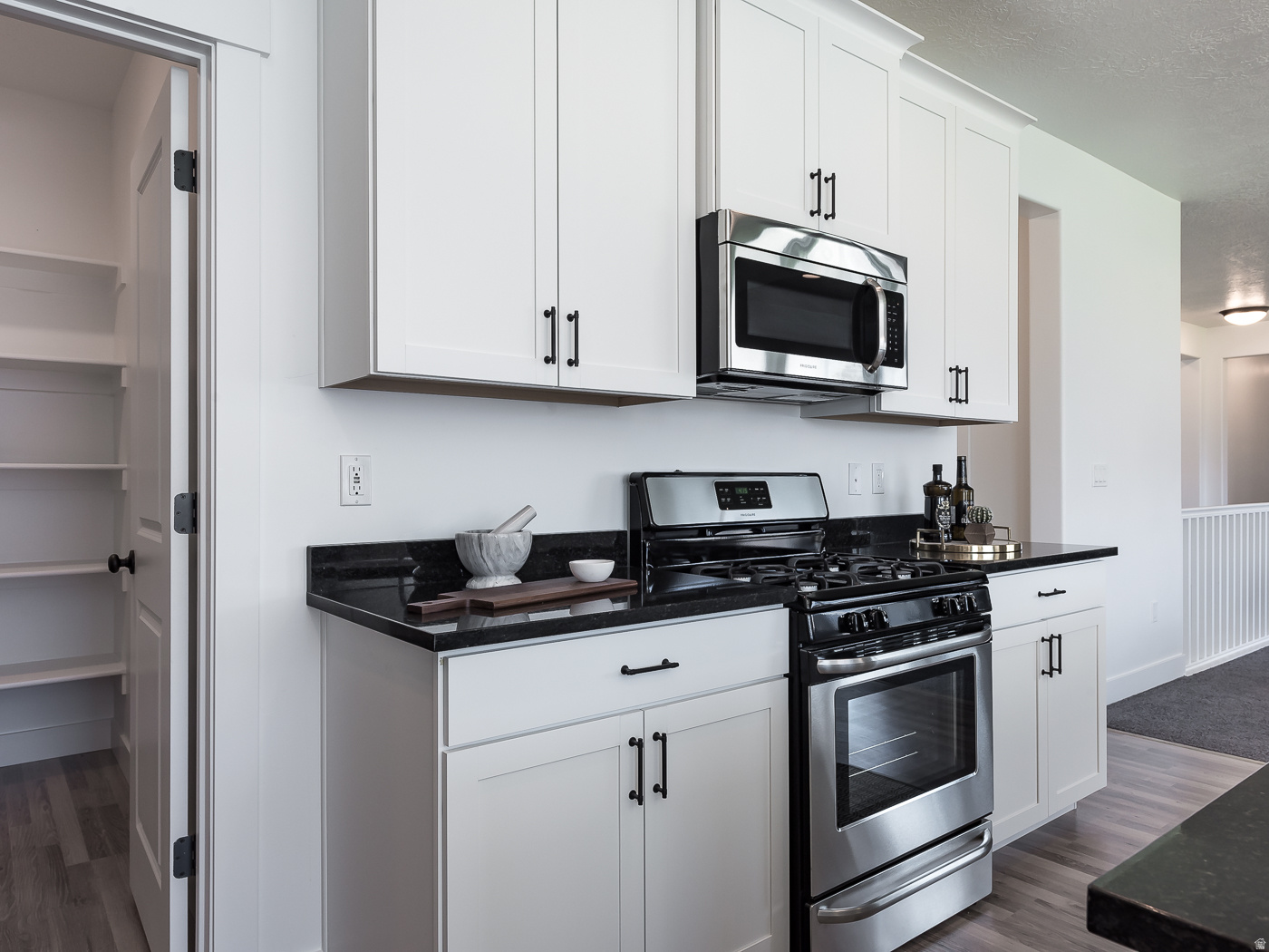 MOUNTAINSIDE ESTATES - Residential