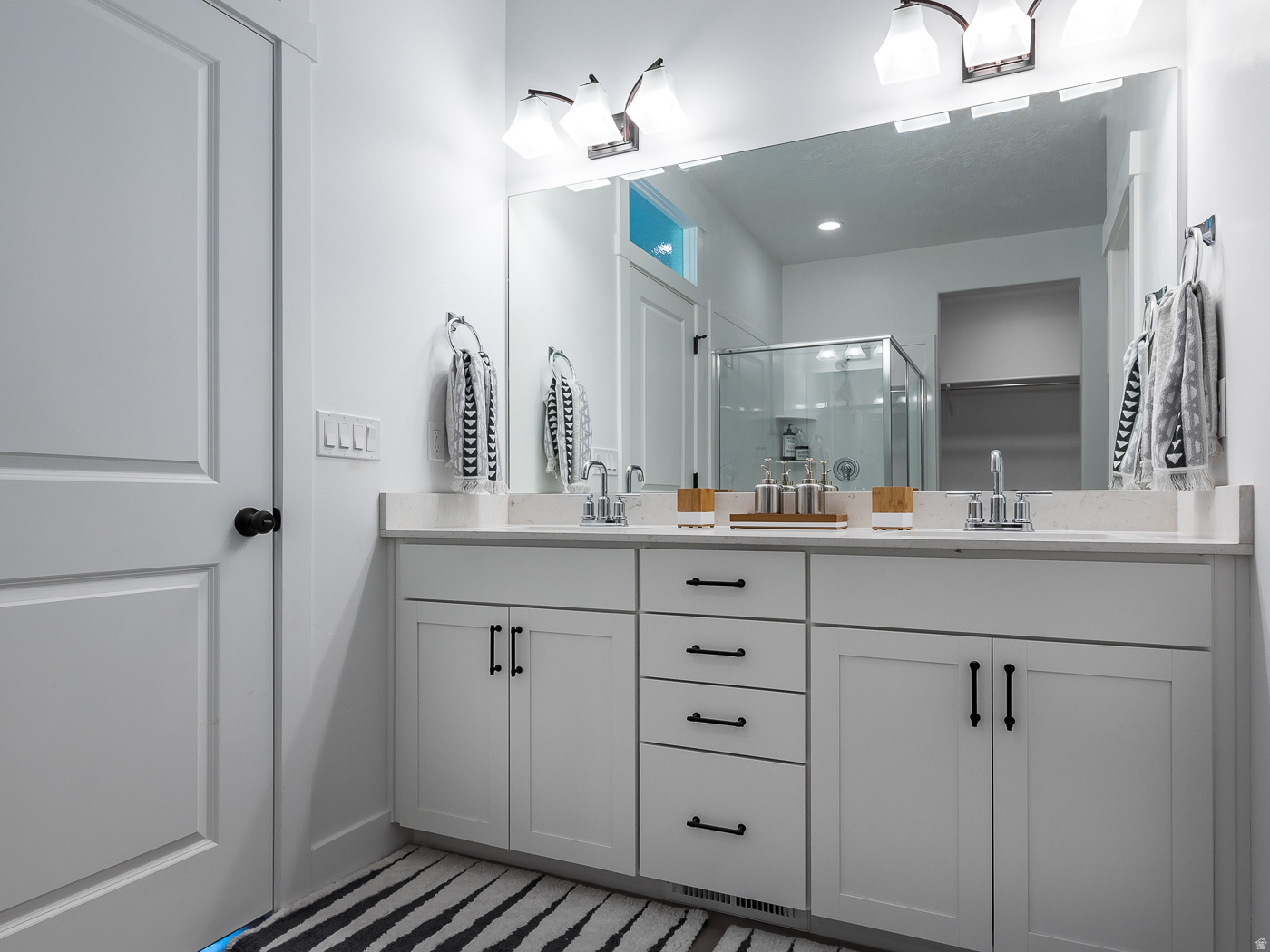 MOUNTAINSIDE ESTATES - Residential