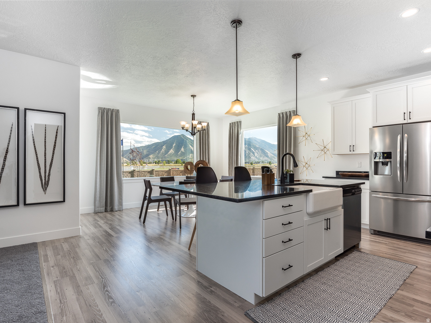 MOUNTAINSIDE ESTATES - Residential