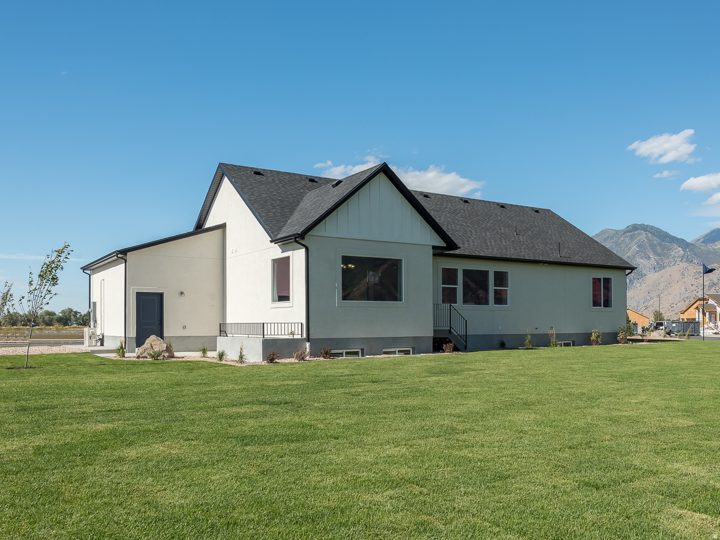 MOUNTAINSIDE ESTATES - Residential