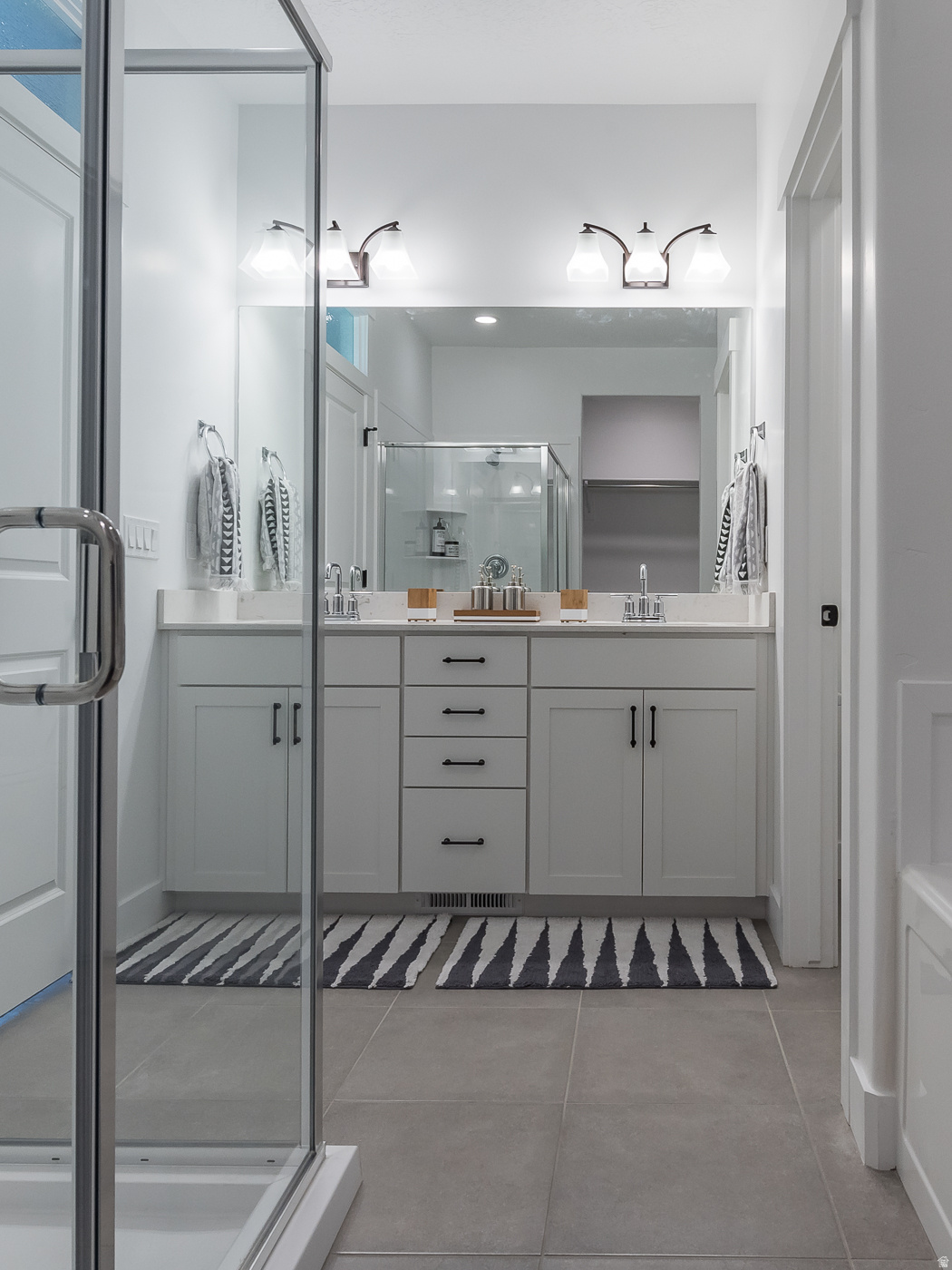 MOUNTAINSIDE ESTATES - Residential