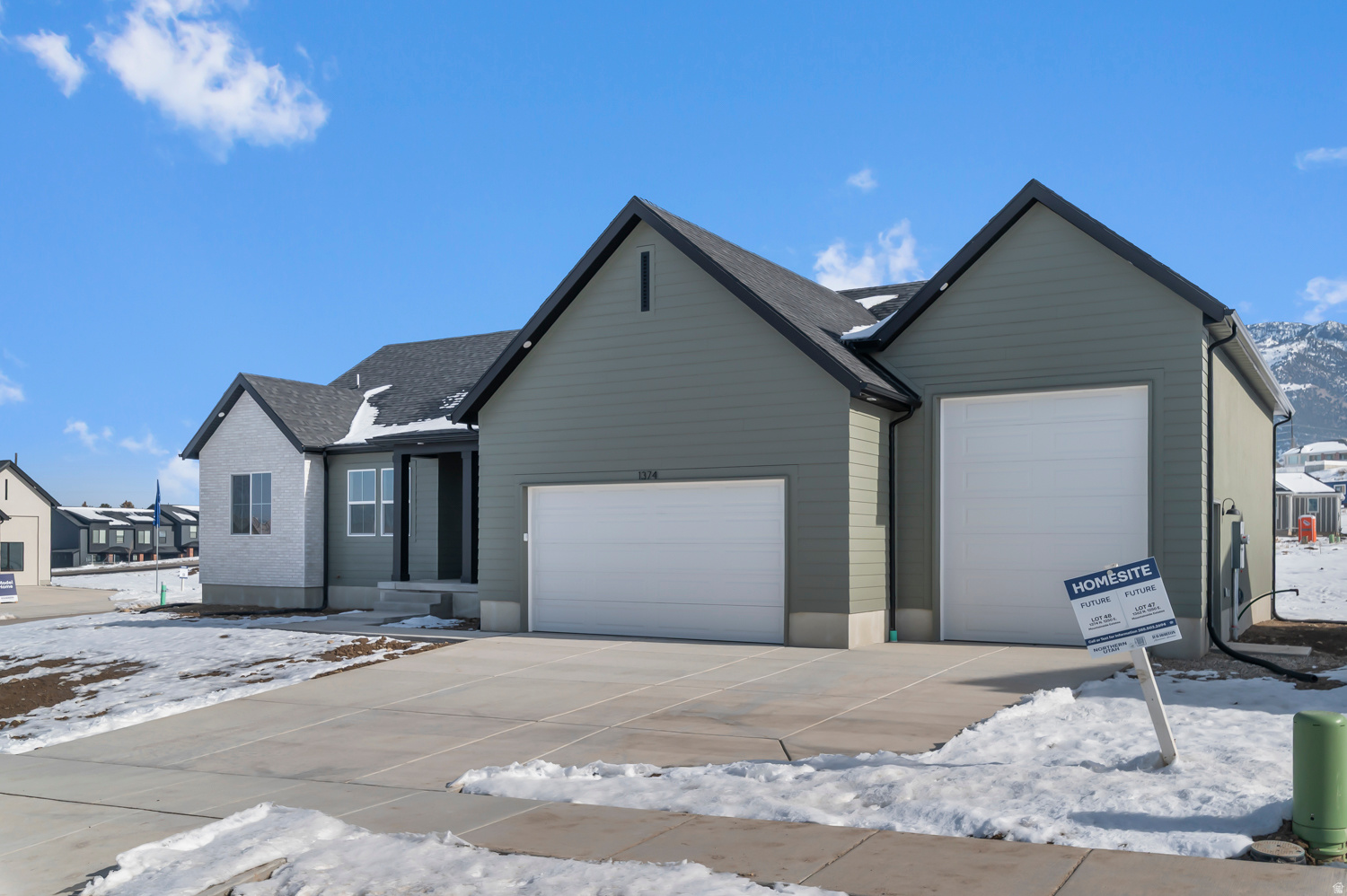 MOUNTAINSIDE ESTATES - Residential