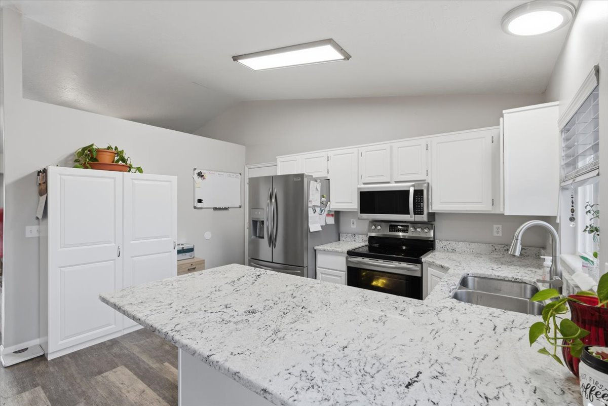 ALAND OF HONEY # 8 - Residential