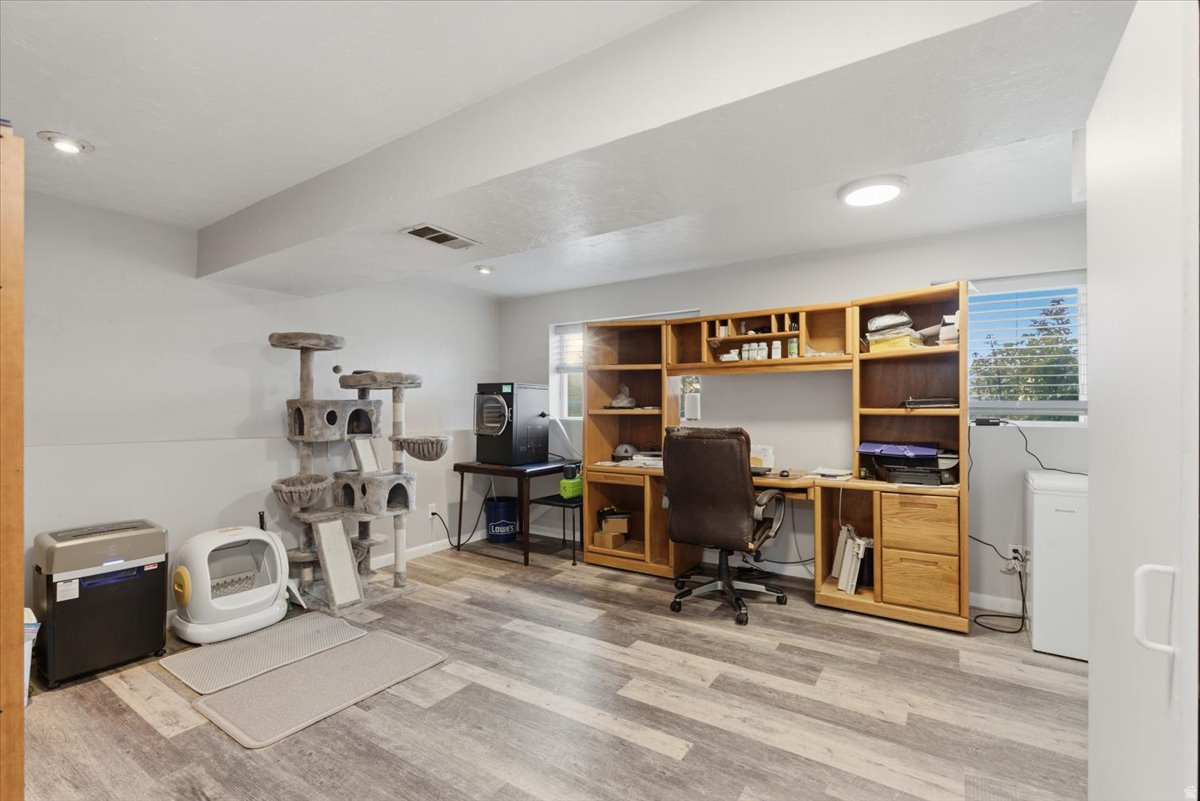 ALAND OF HONEY # 8 - Residential