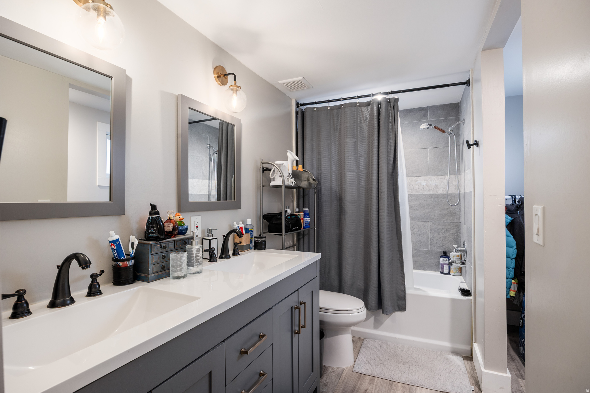 CAPITOL - Residential