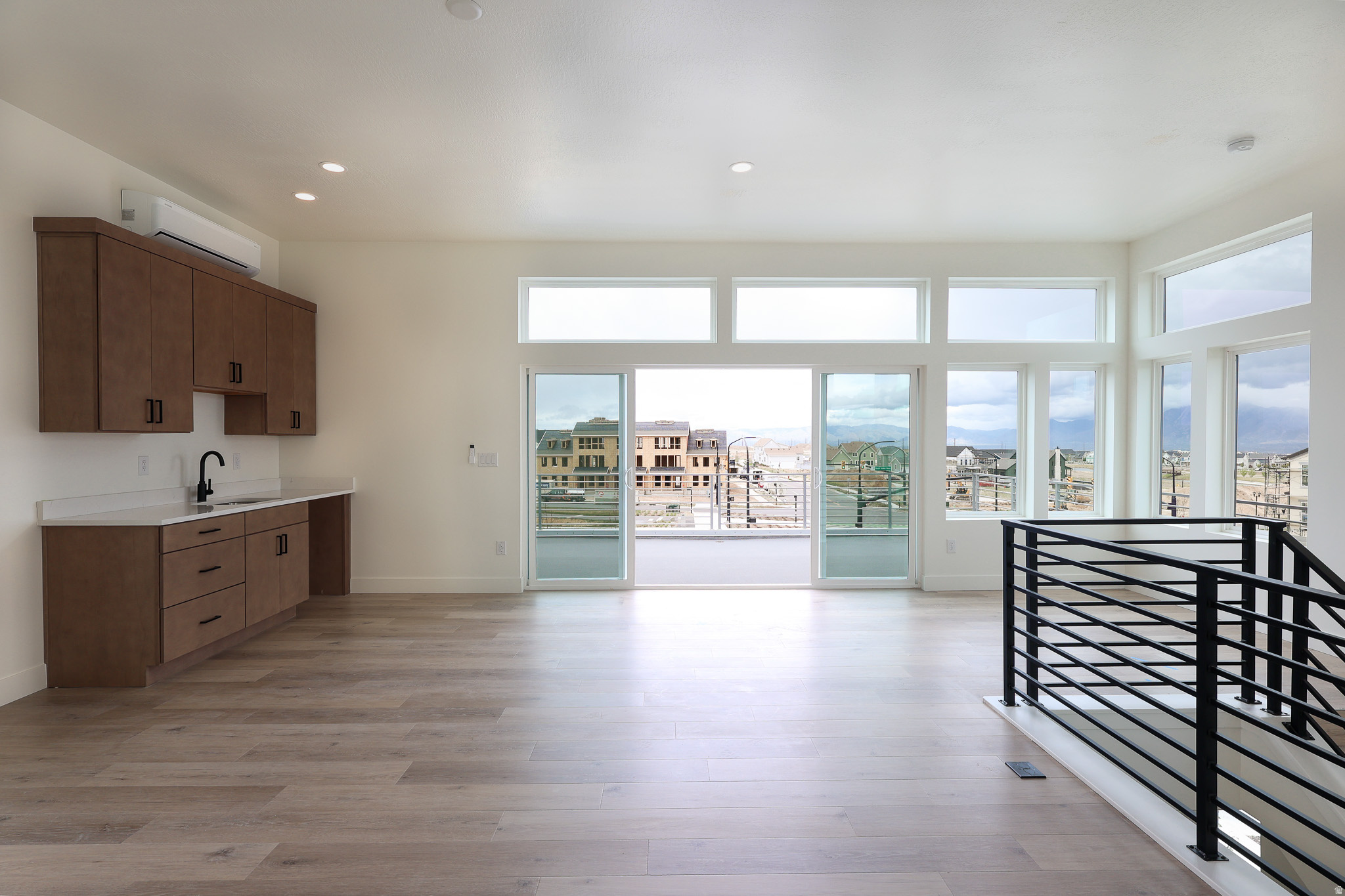 DAYBREAK - Residential