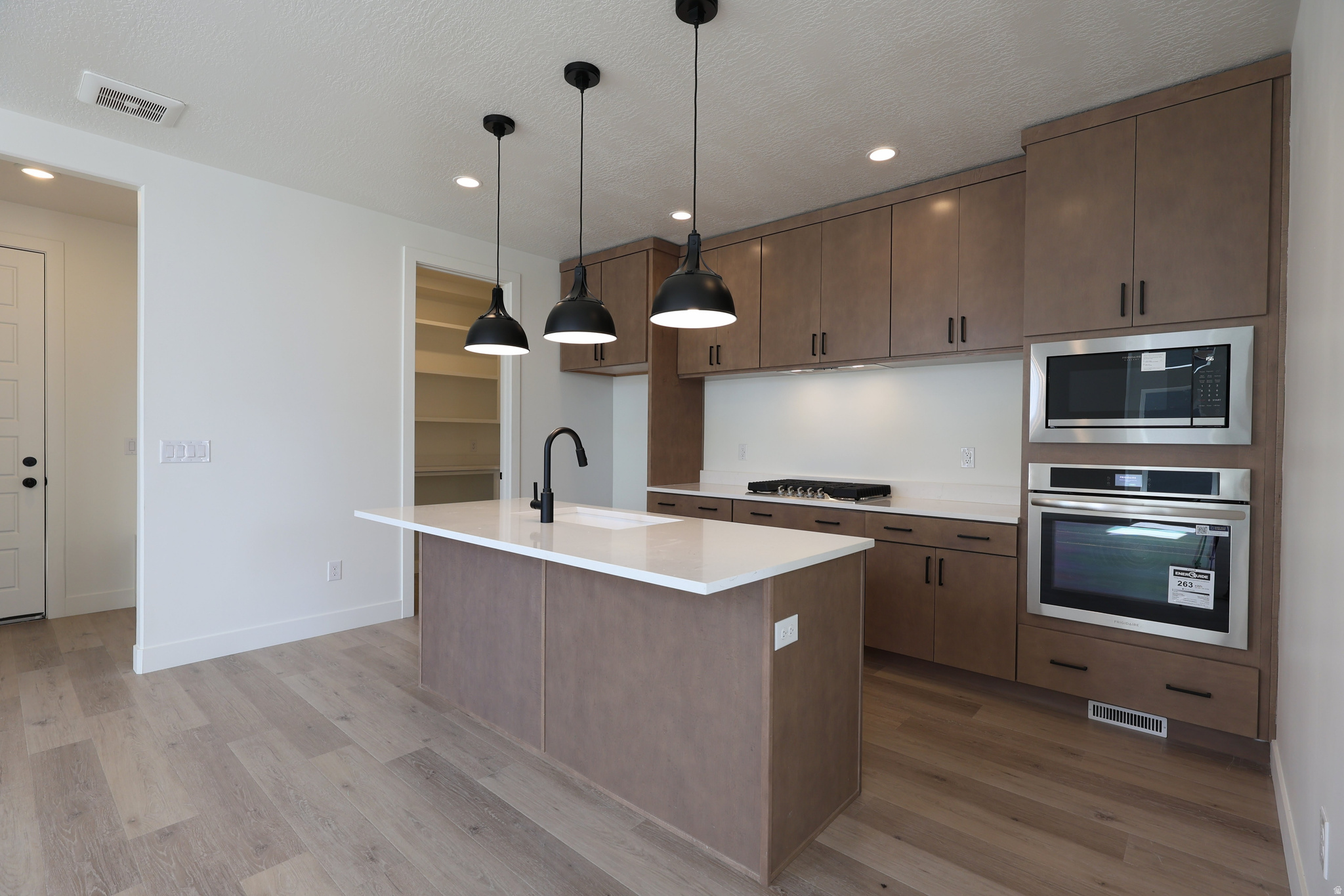 DAYBREAK - Residential