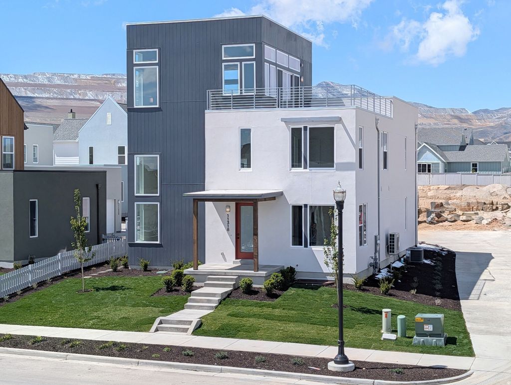 Photo of 11318 S SILVER POND DR DR W #319, South Jordan, UT 84009 (MLS # 2152918)