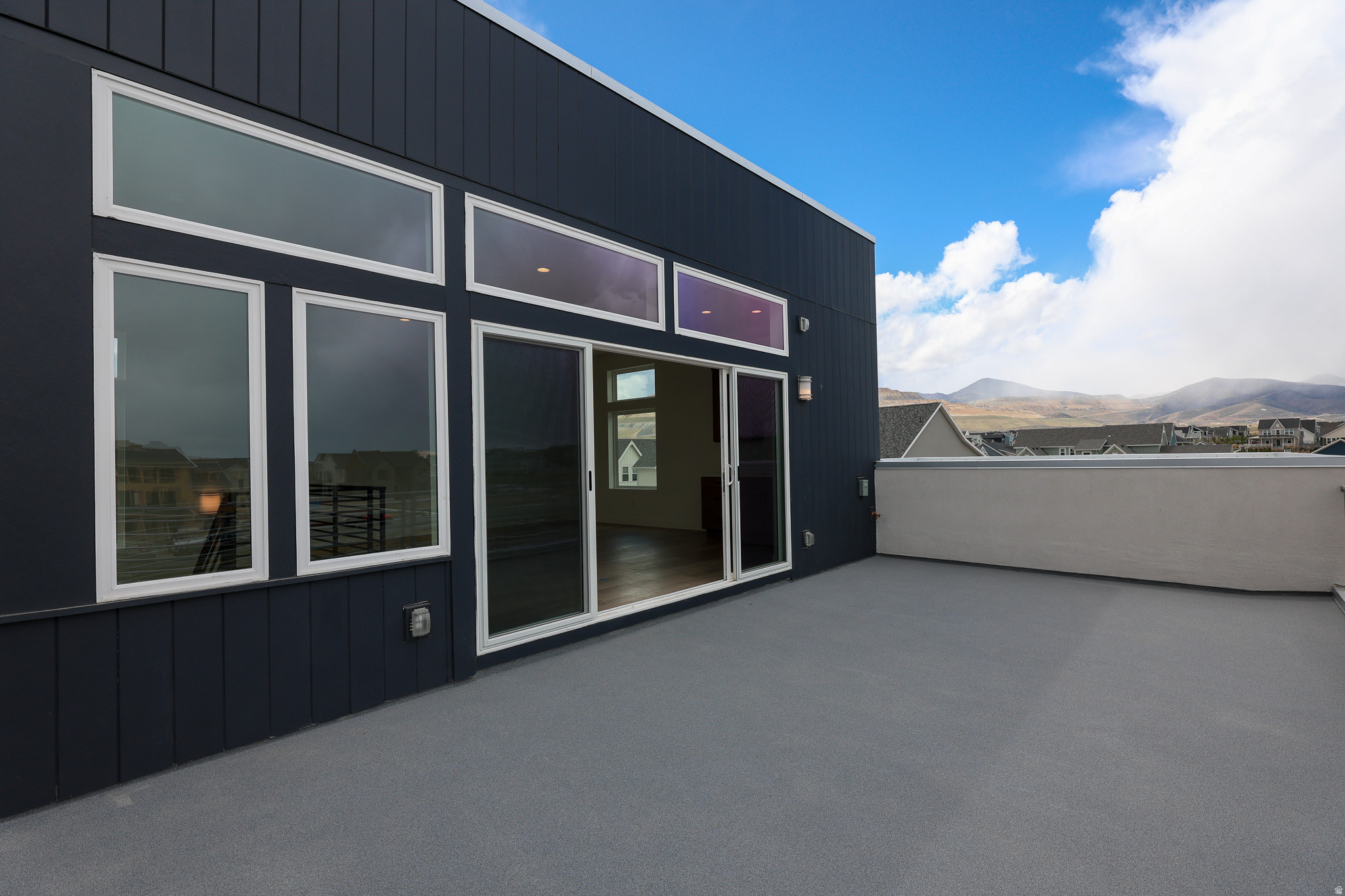 DAYBREAK - Residential