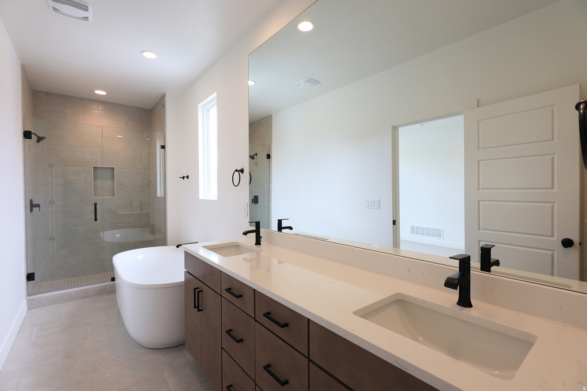 DAYBREAK - Residential