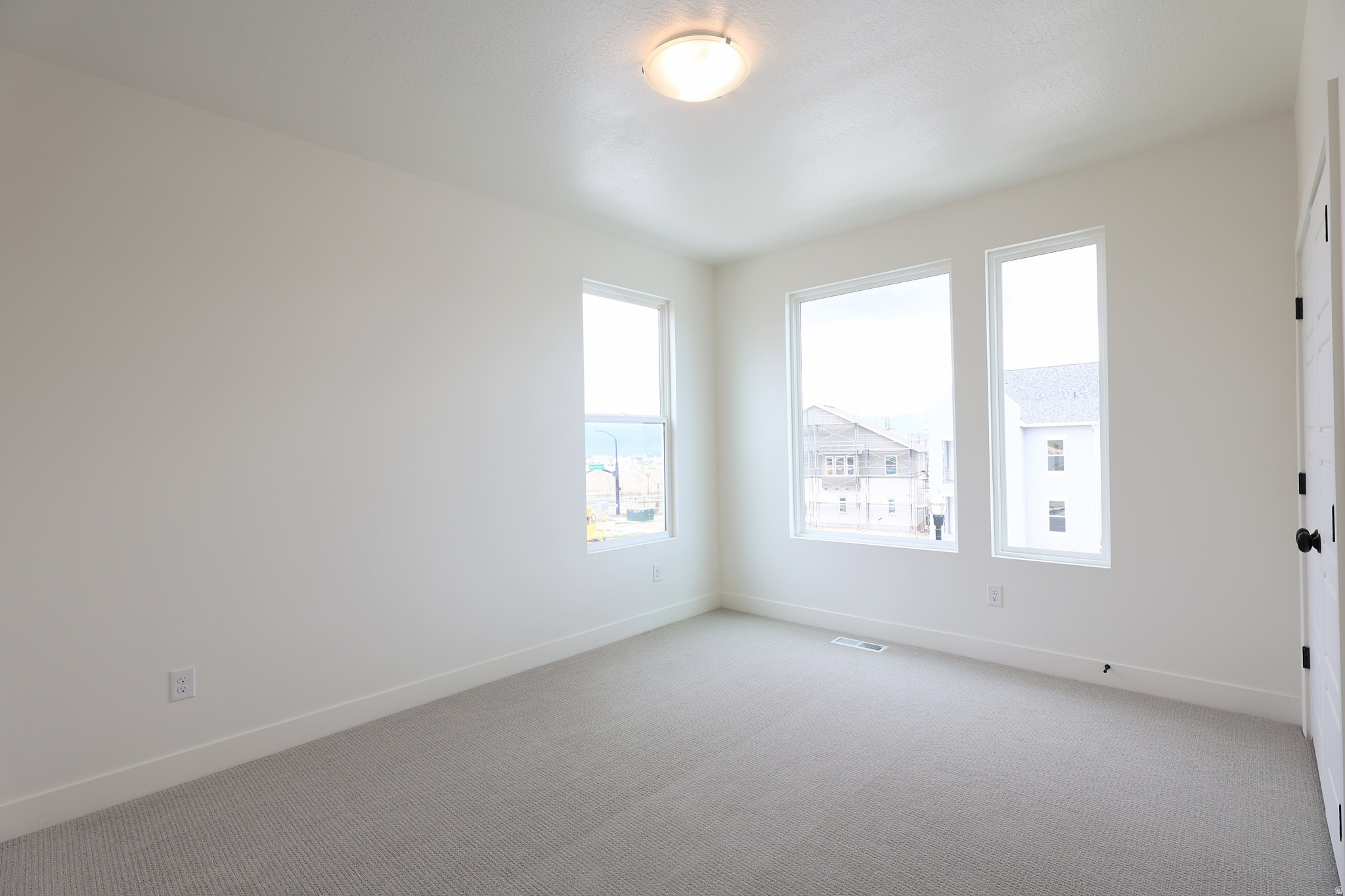 DAYBREAK - Residential