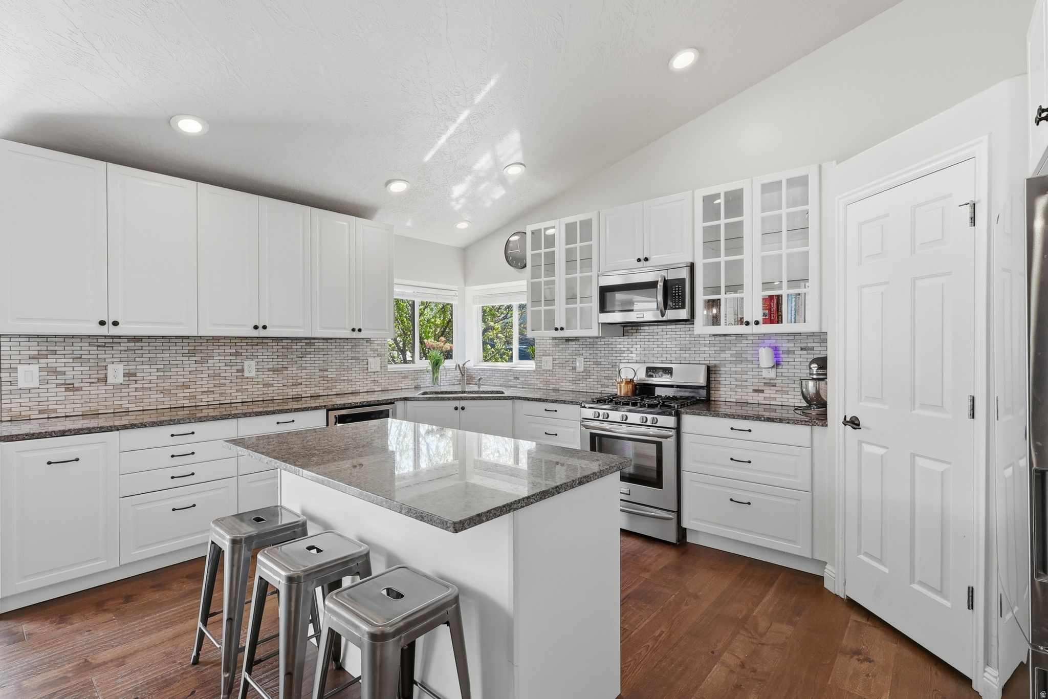 CANYON VIEW - Residential