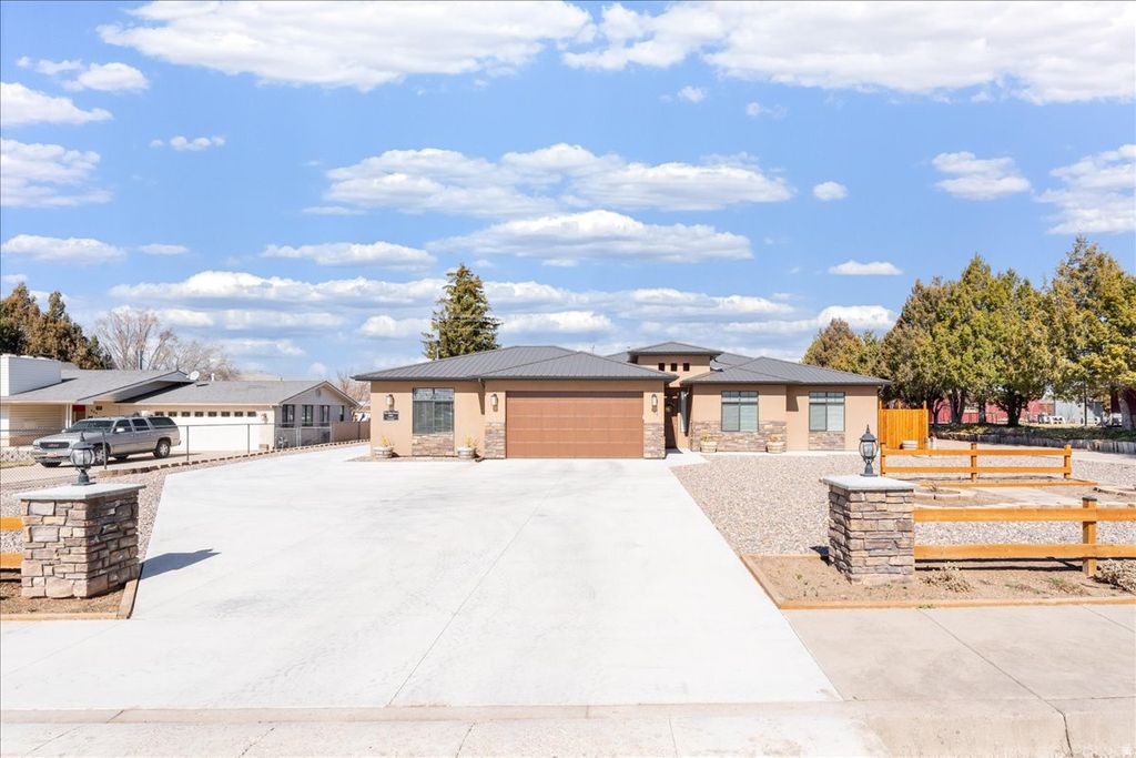 Photo of 357 E MAIN ST, Enterprise, UT 84725 (MLS # 2140818)